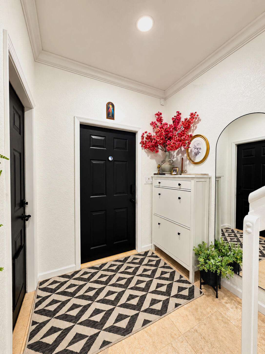 7- Entryway