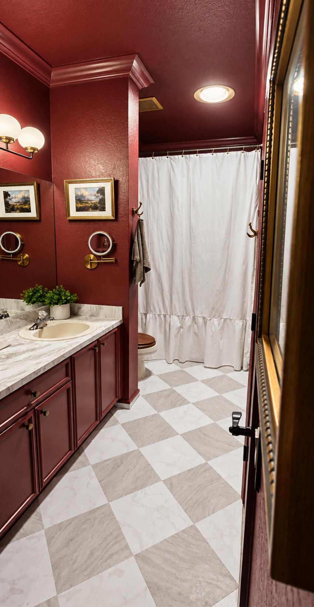 31 - Guest Bath