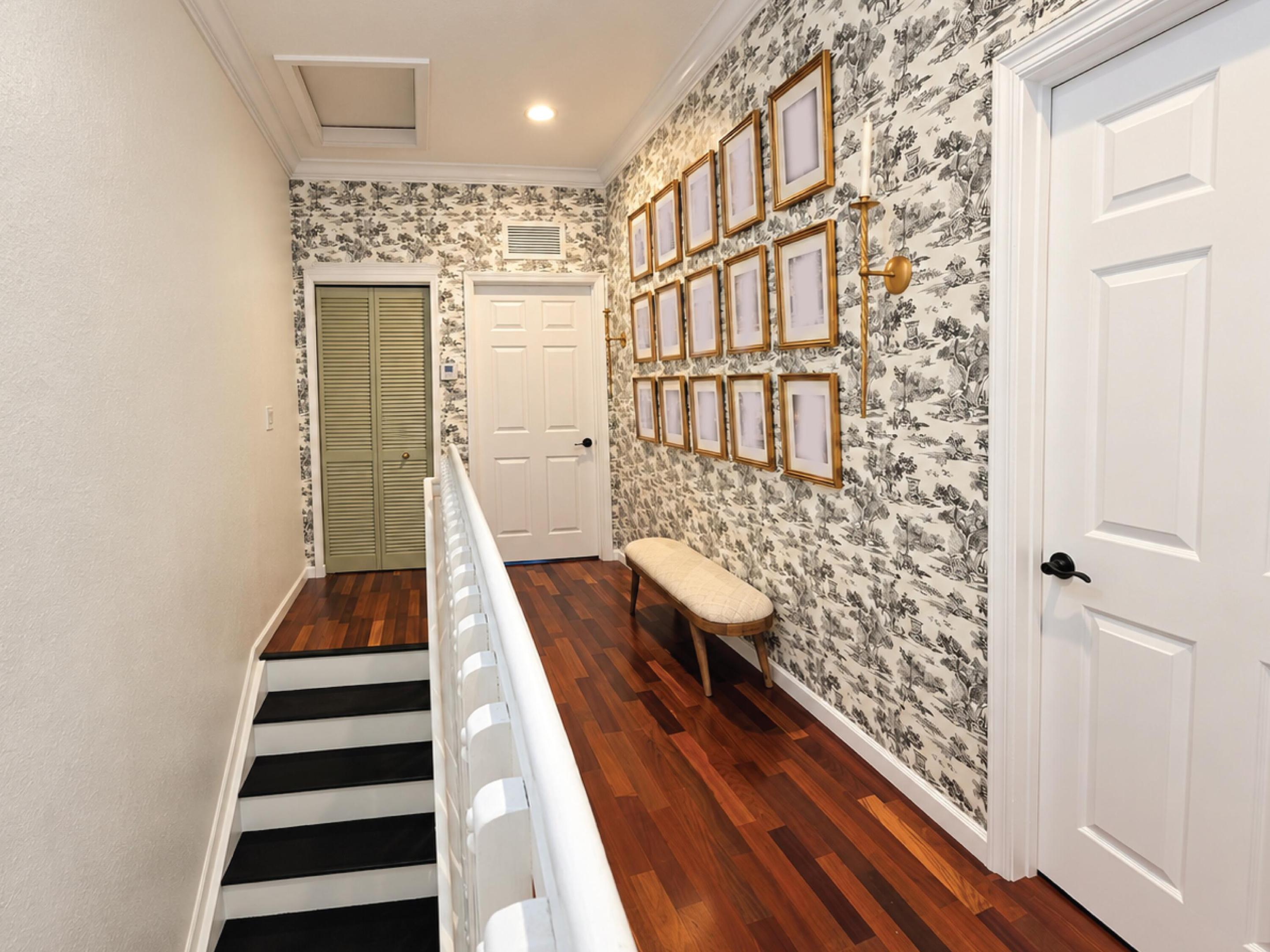 23 - Upstairs Hall 1