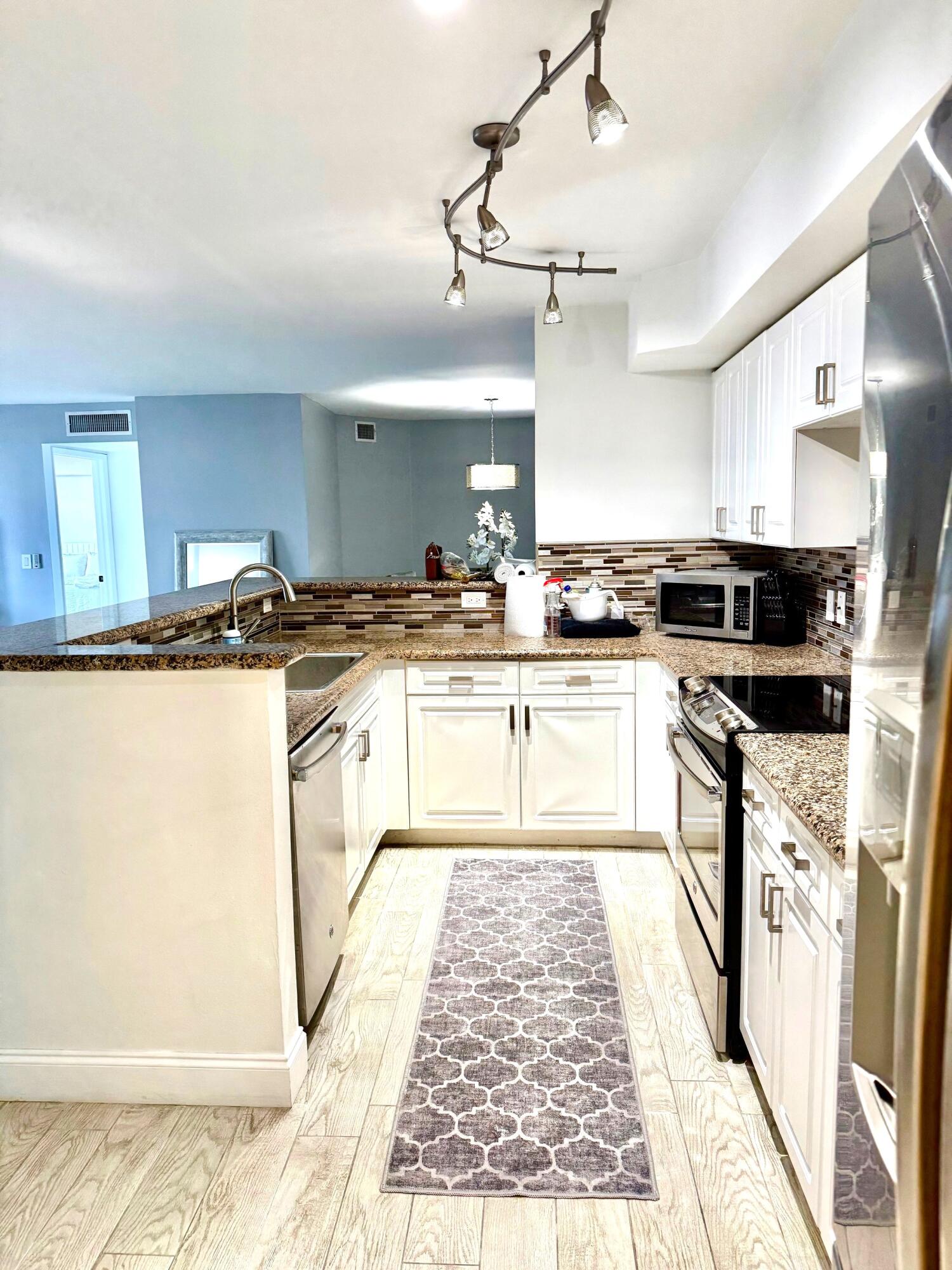 406 Kitchen