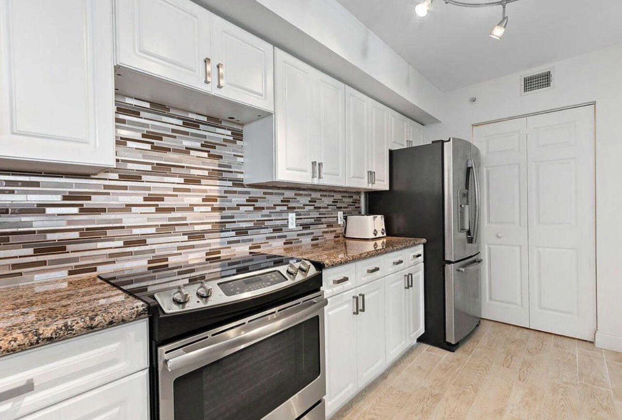 HBC 406 Kitchen Laundry Room