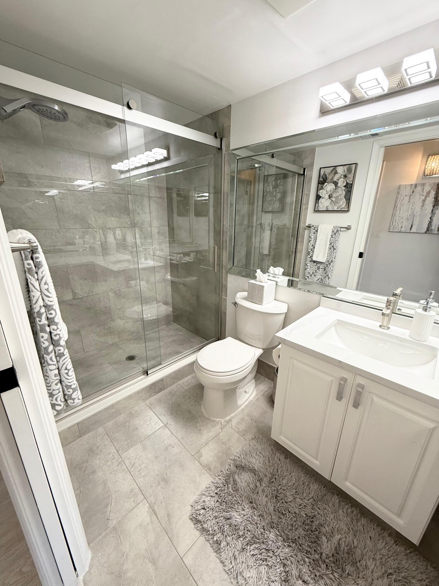 406 guest bath 2