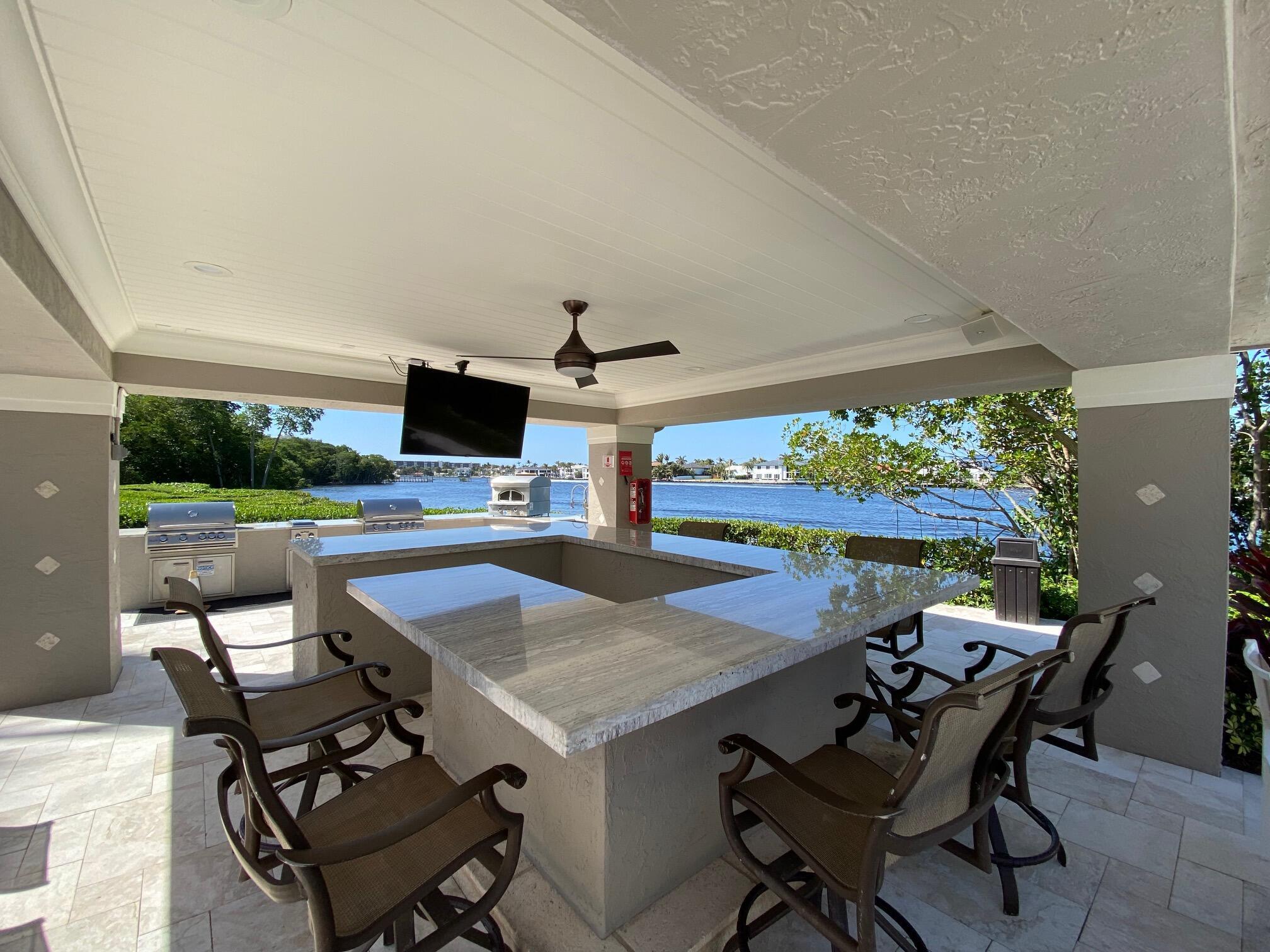 Outdoor bar