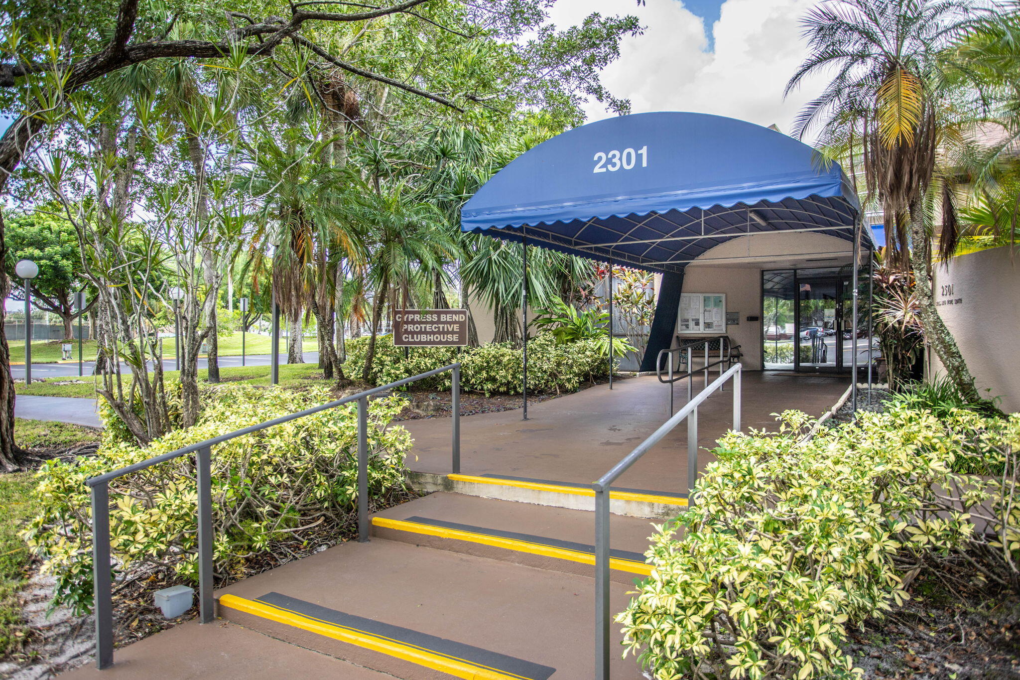 52-web-or-mls-Cypress Bend Final-1-6