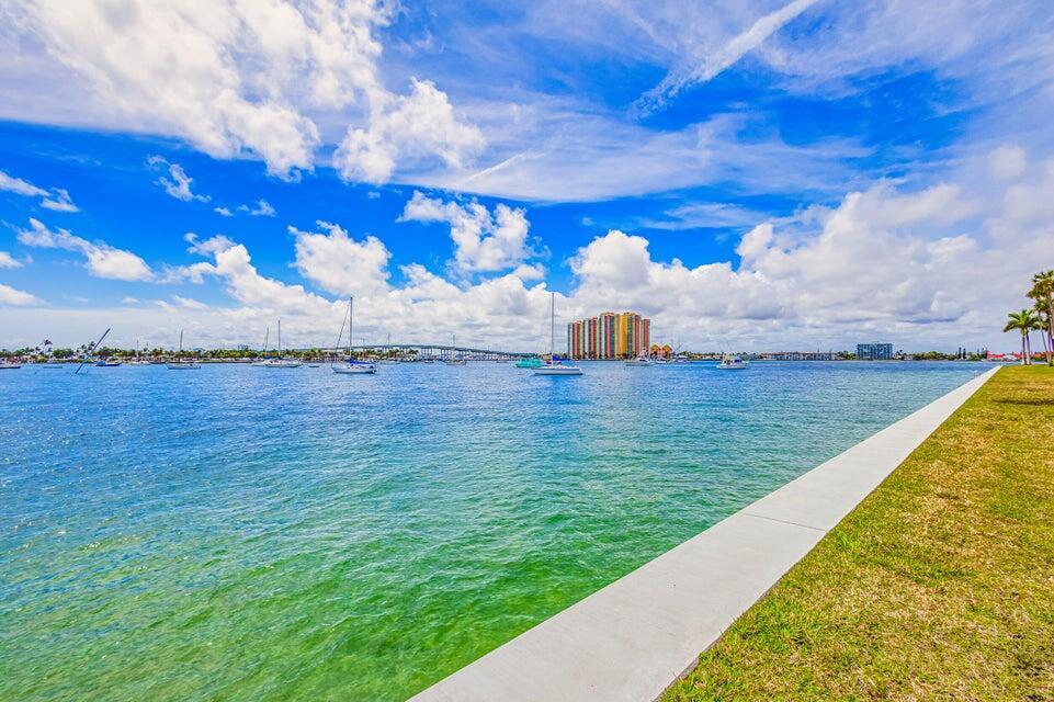 BAY