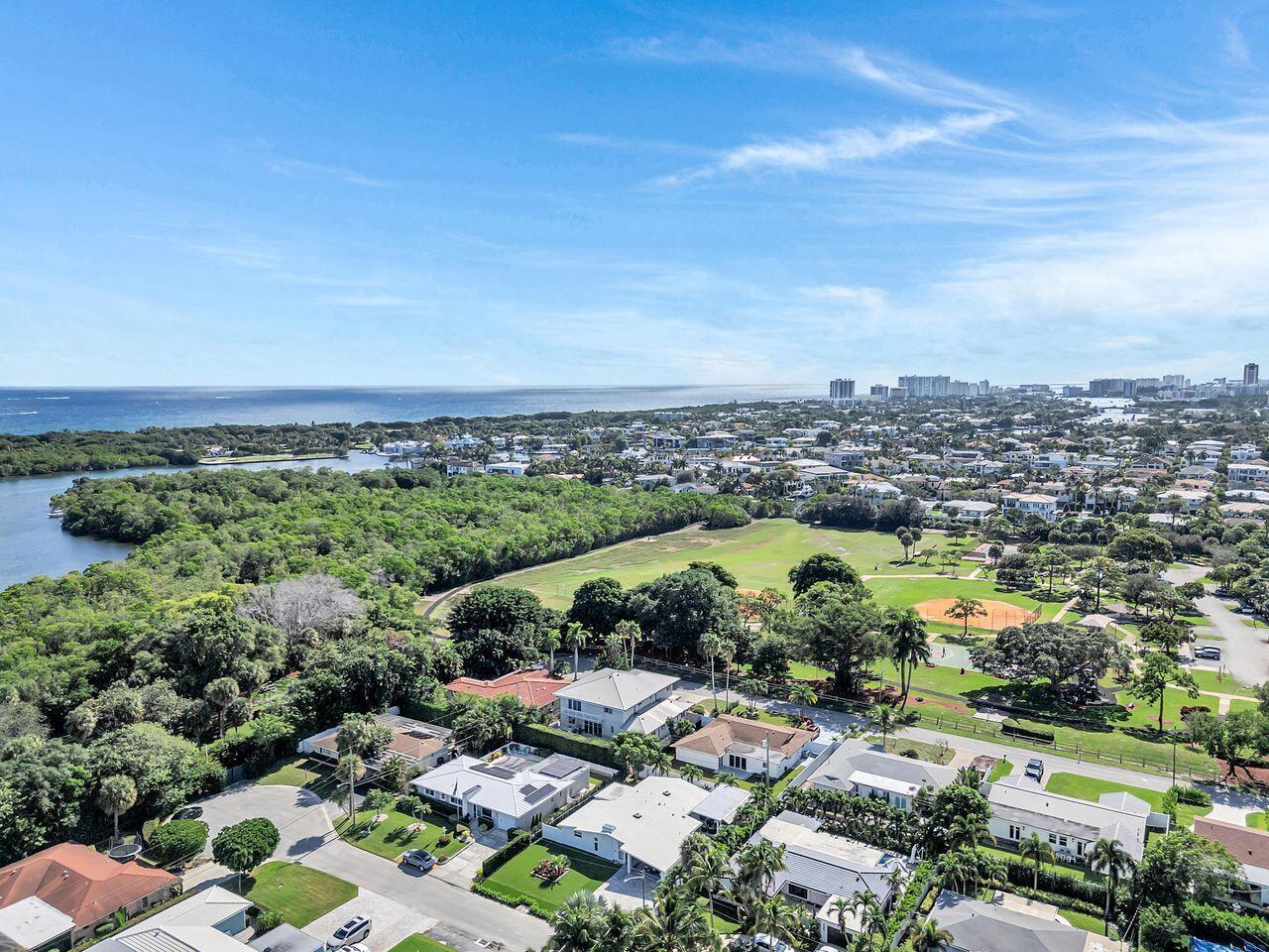 Aerial w Park and Ocean S se