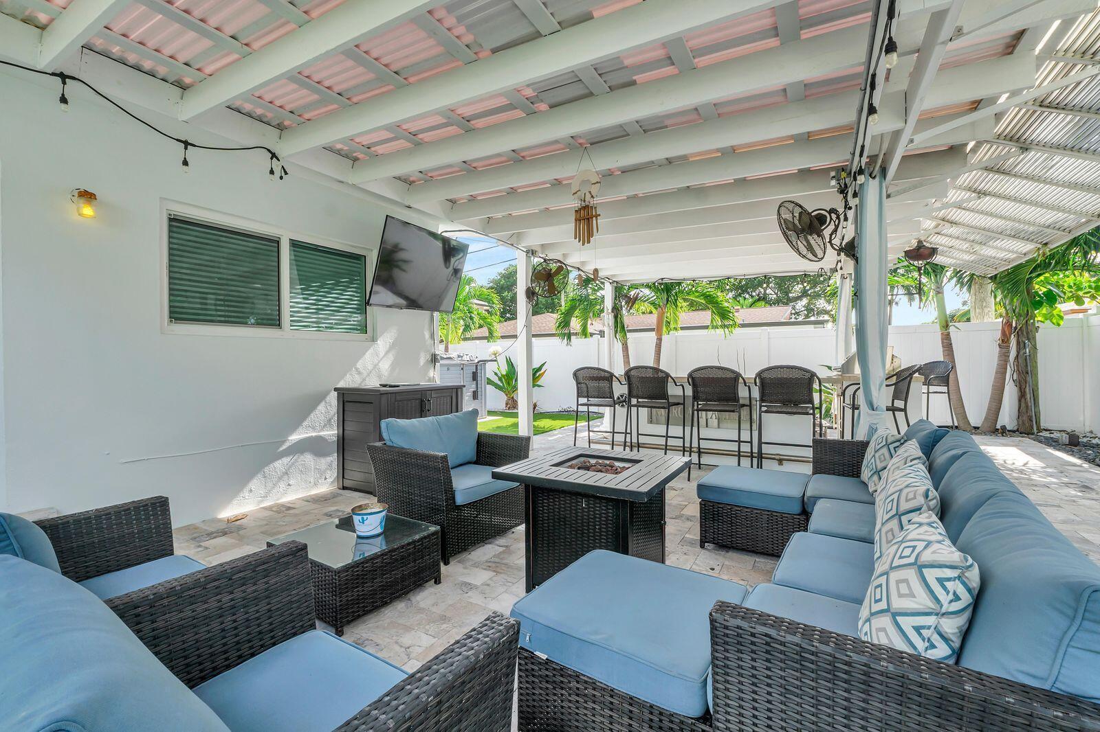 seating area covered patio
