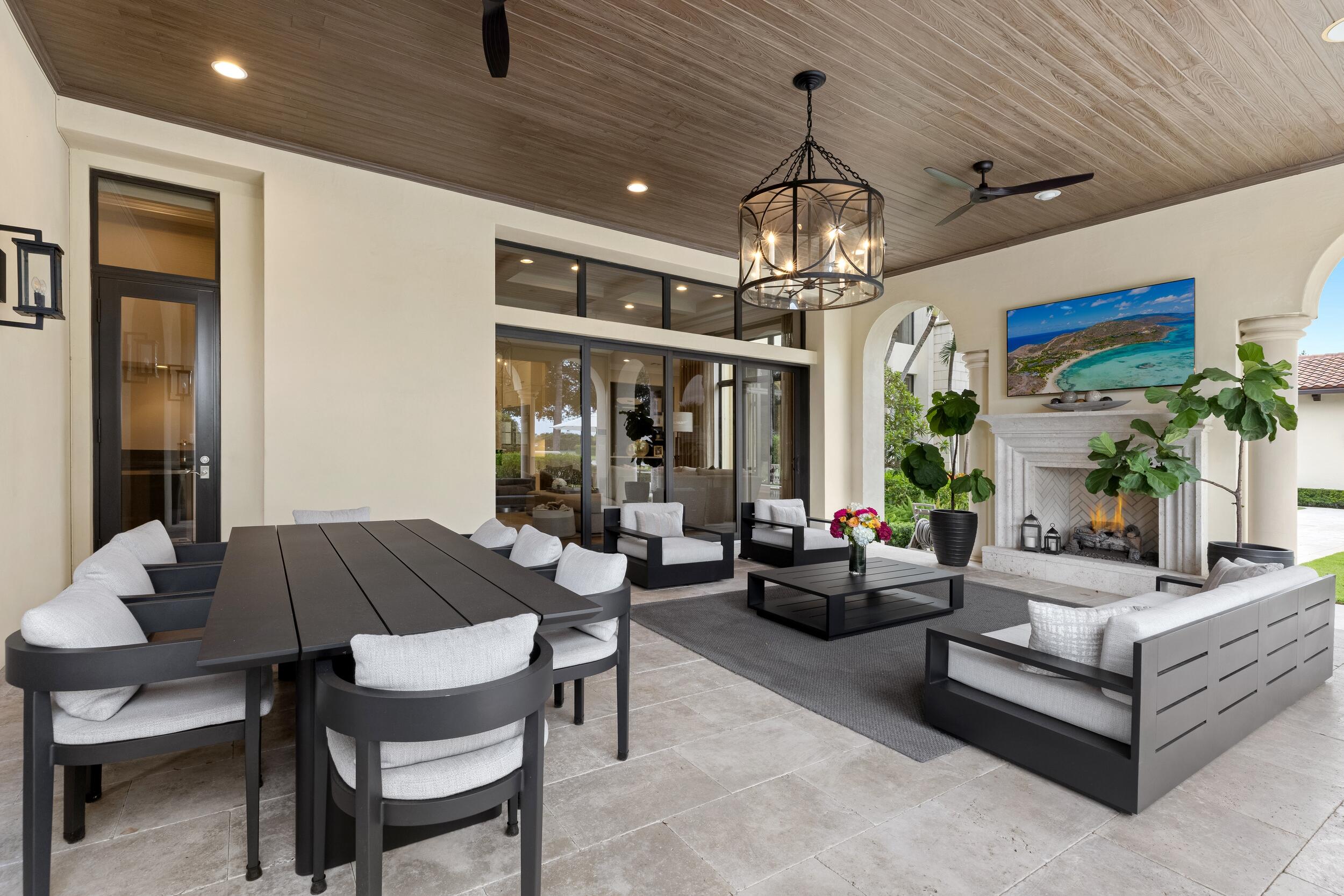 Outdoor Lounge