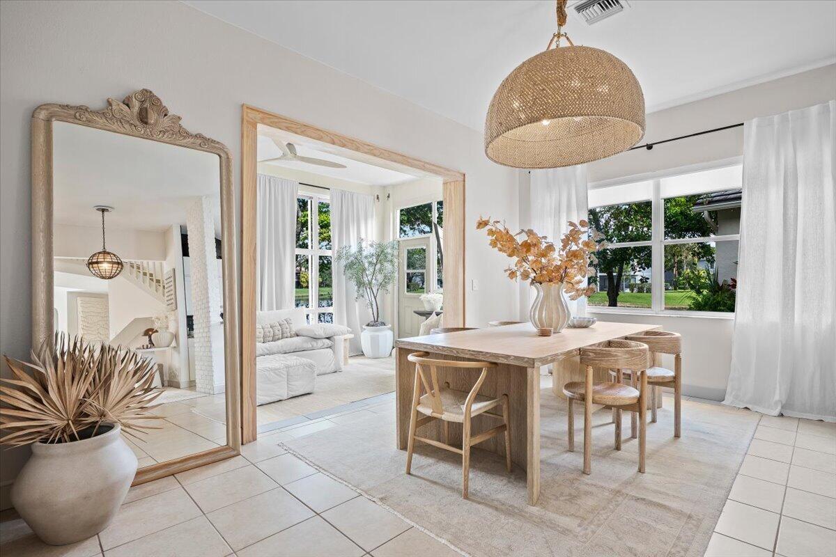 FORMAL DINING AREA