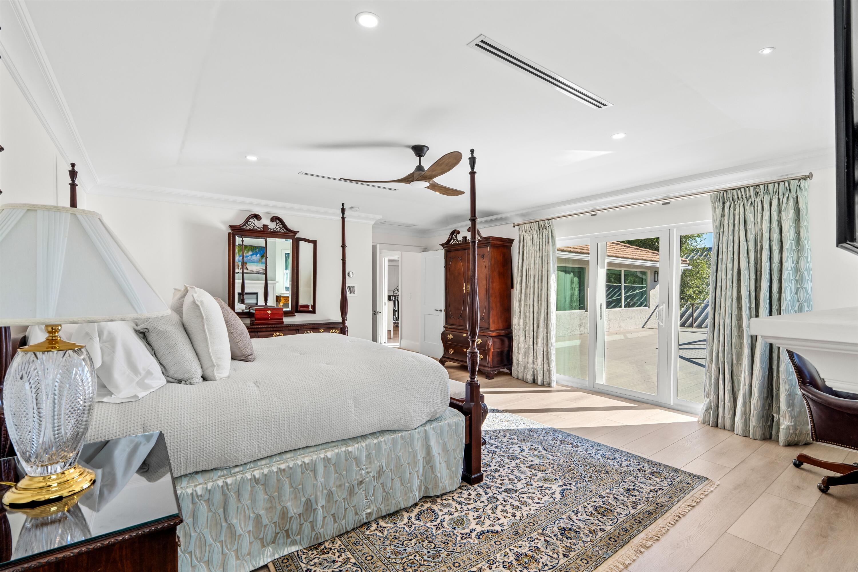 PRIMARY_BEDROOM_ANGLE_LEFT