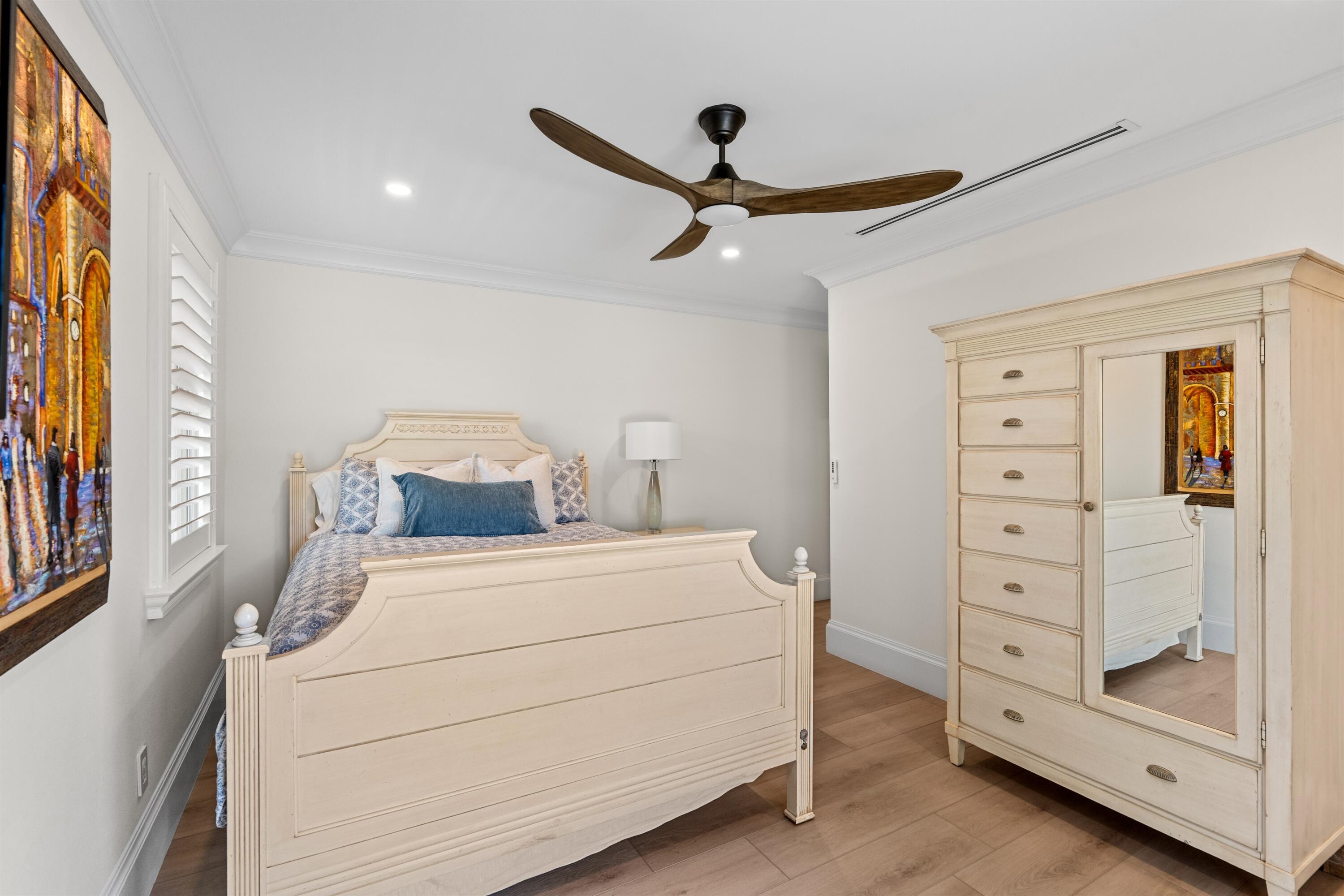BEDROOM_2_ANGLE_IN