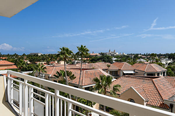 250 Bradley Pl 609 - balcony