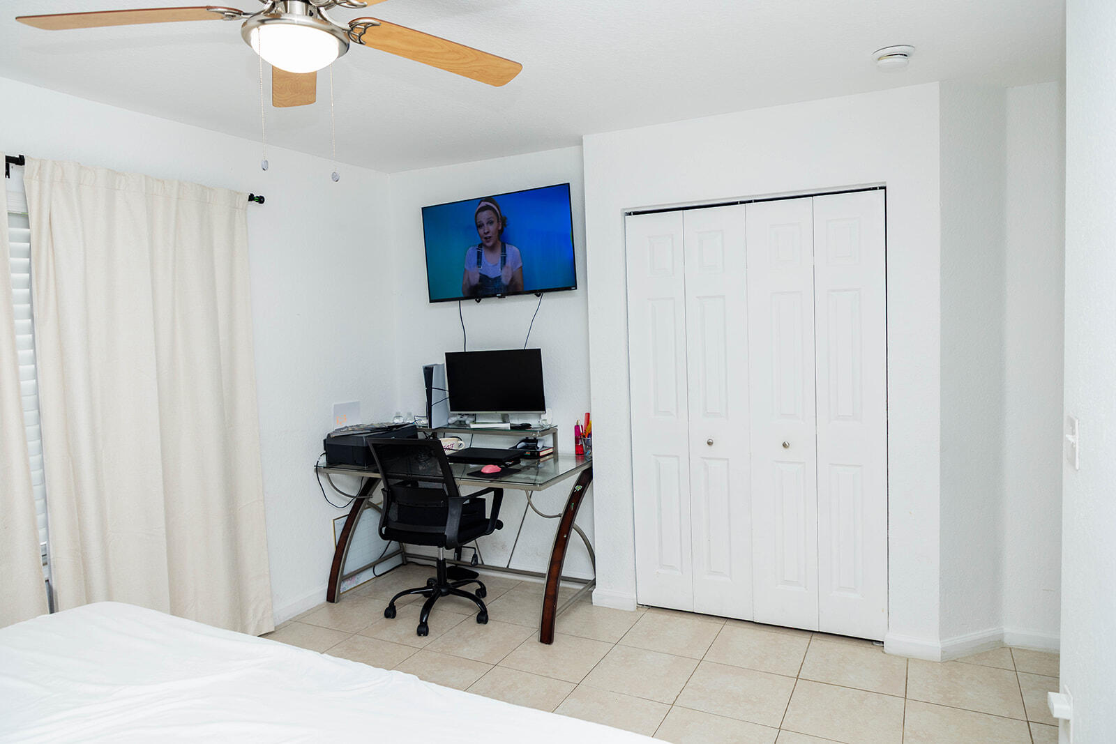 4th bedroom (2)