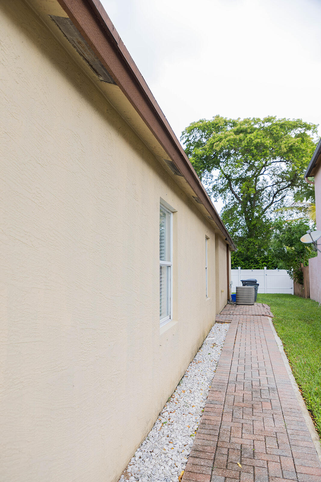 Walk way to entry