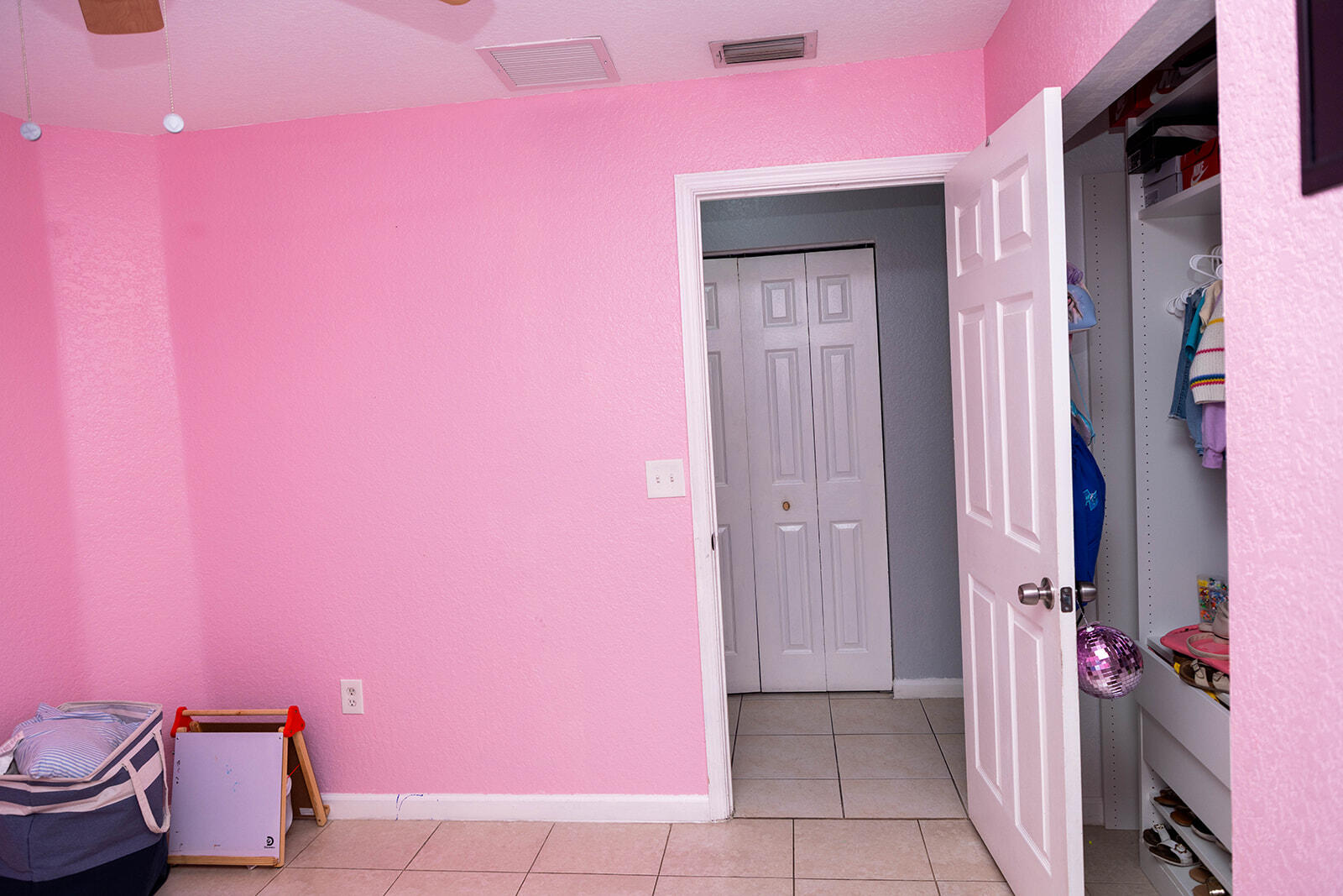 Second bedroom (2)