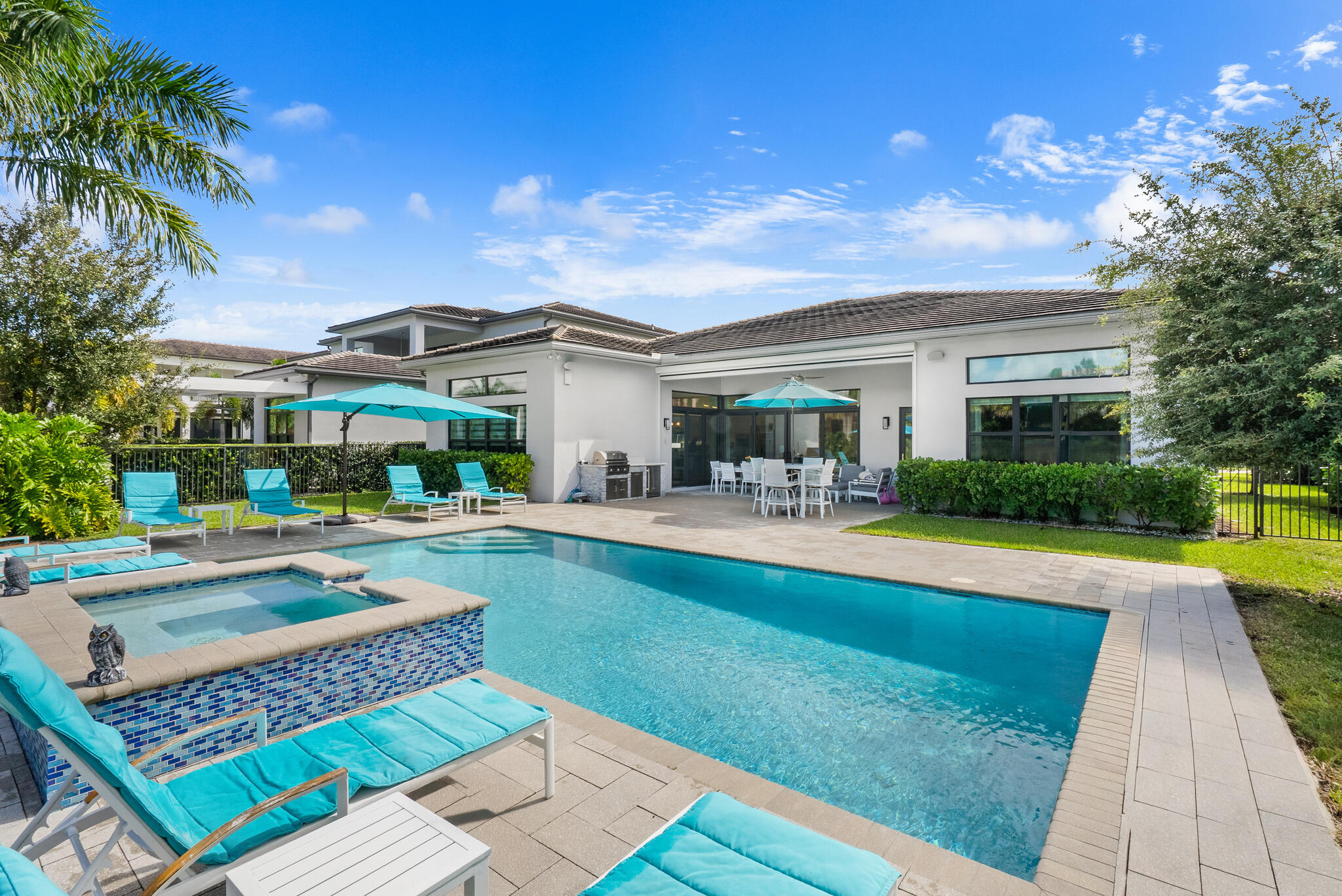 Pool & Spa