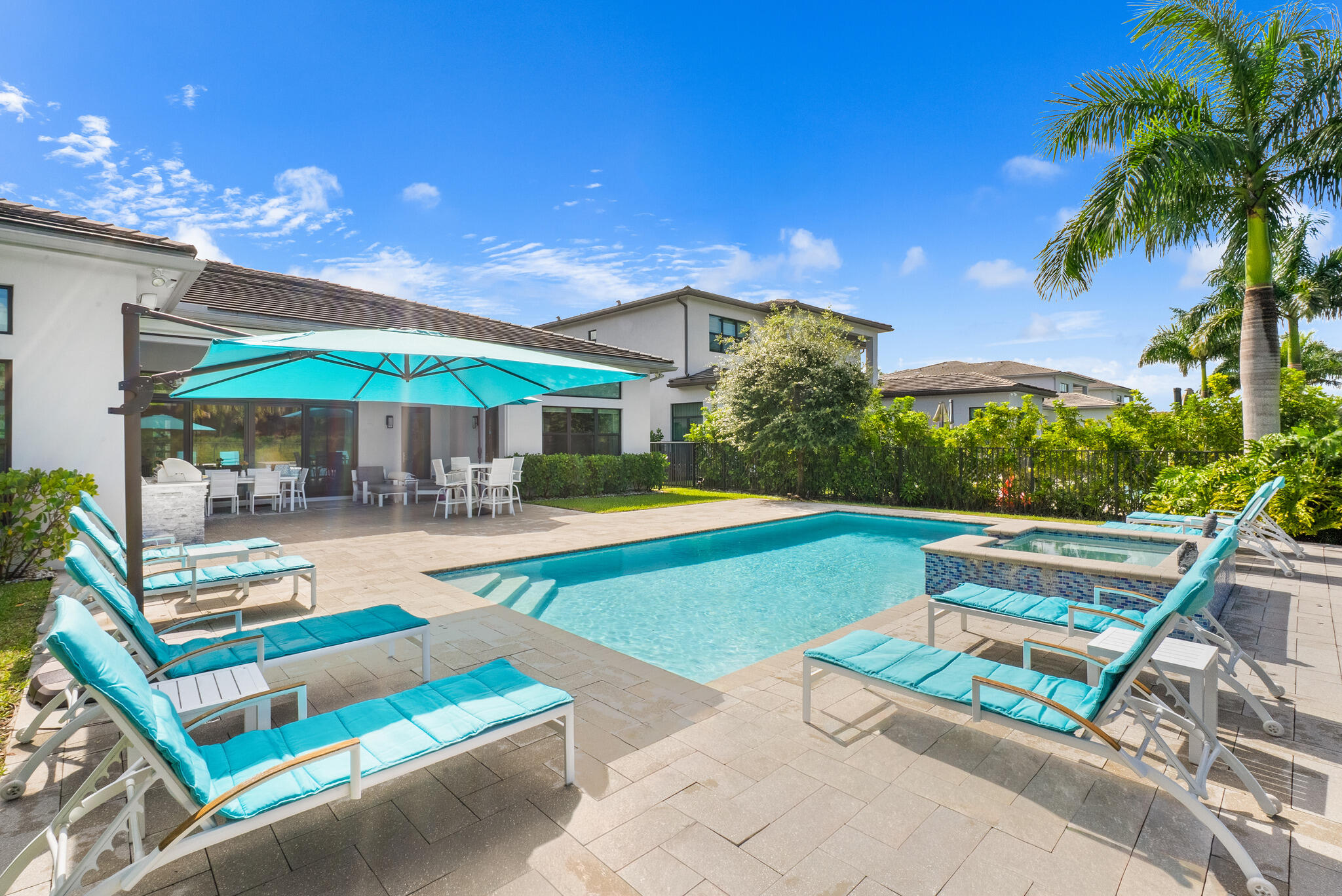 Pool & Spa