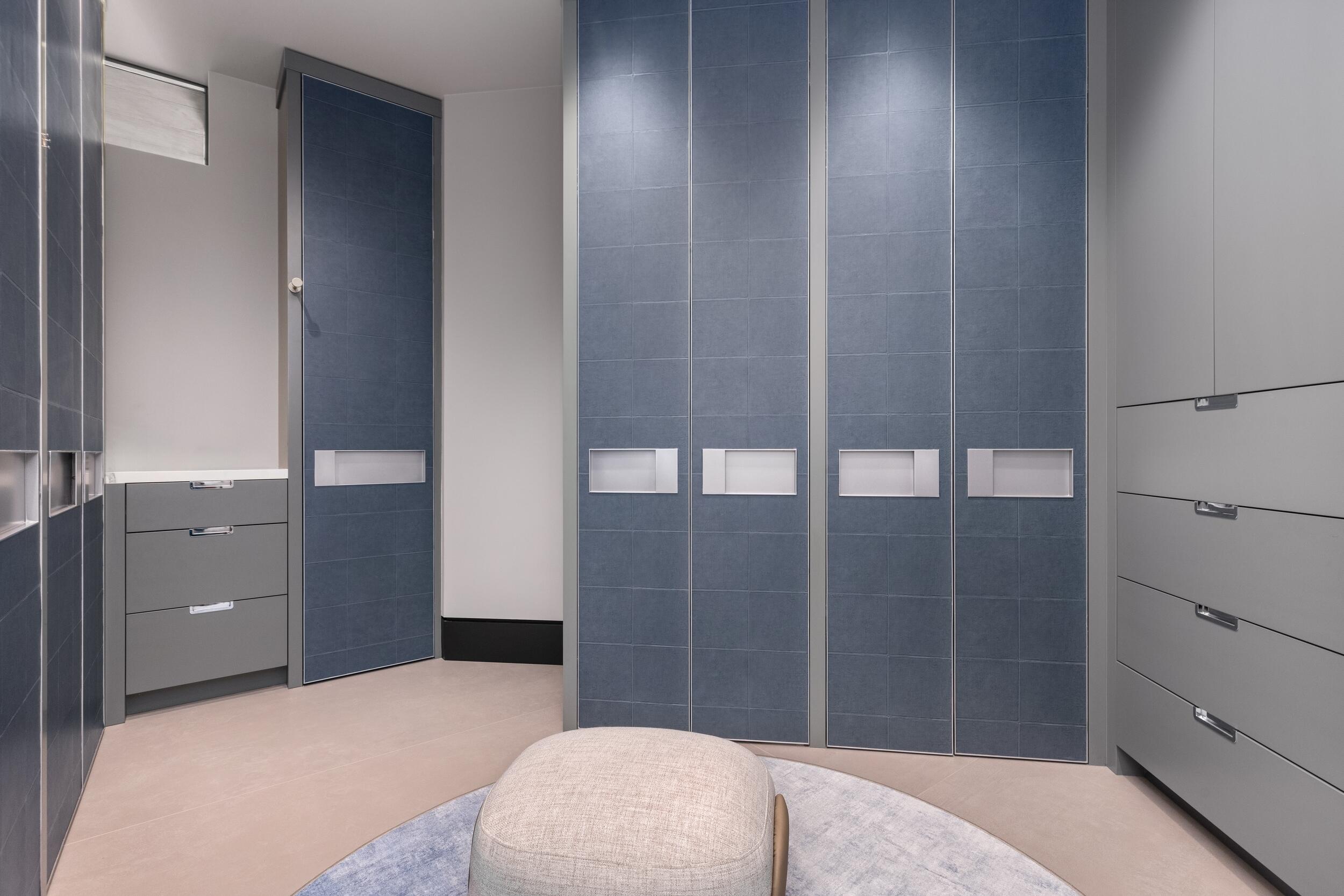 Master Closet 1