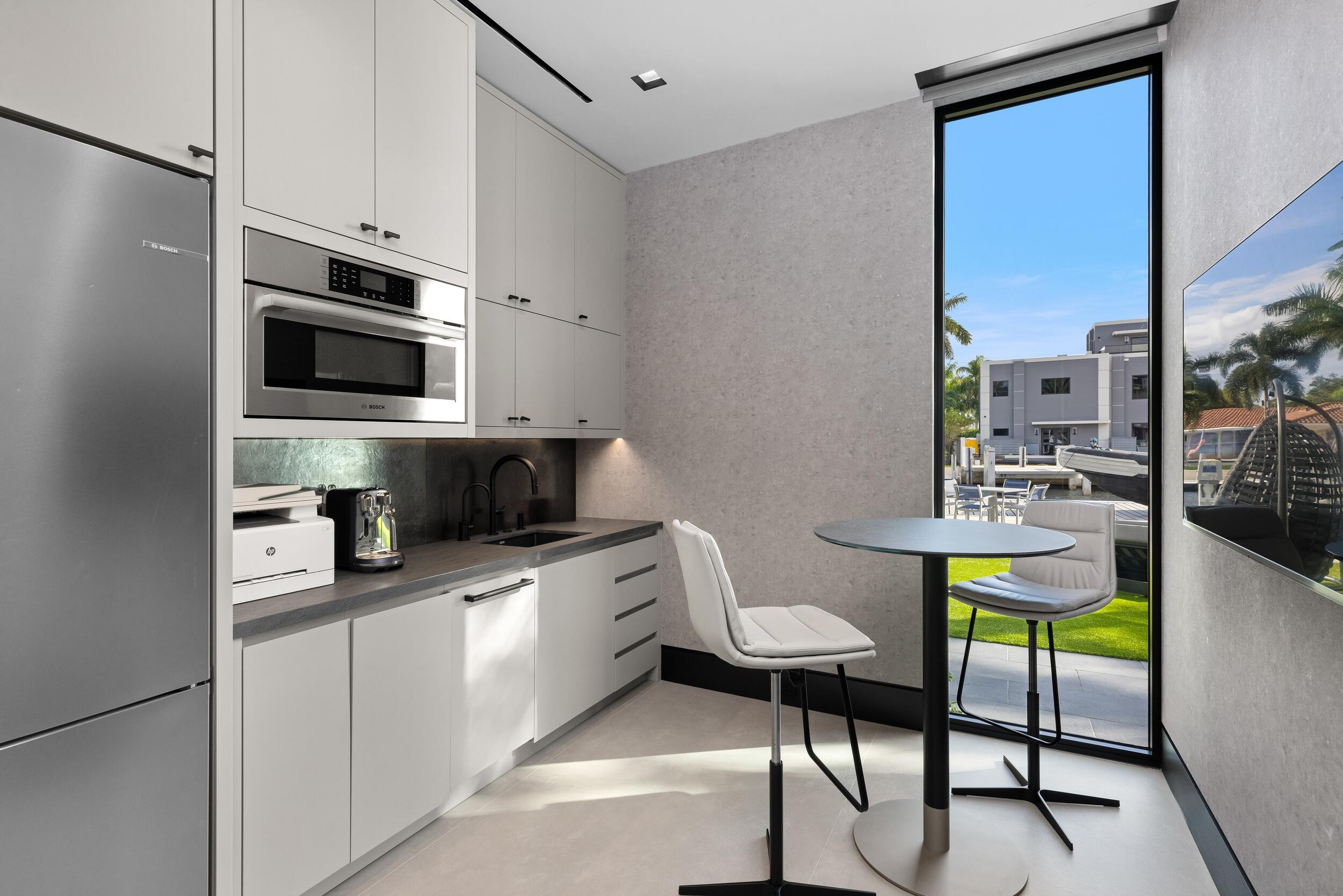 Guest Kitchen 1