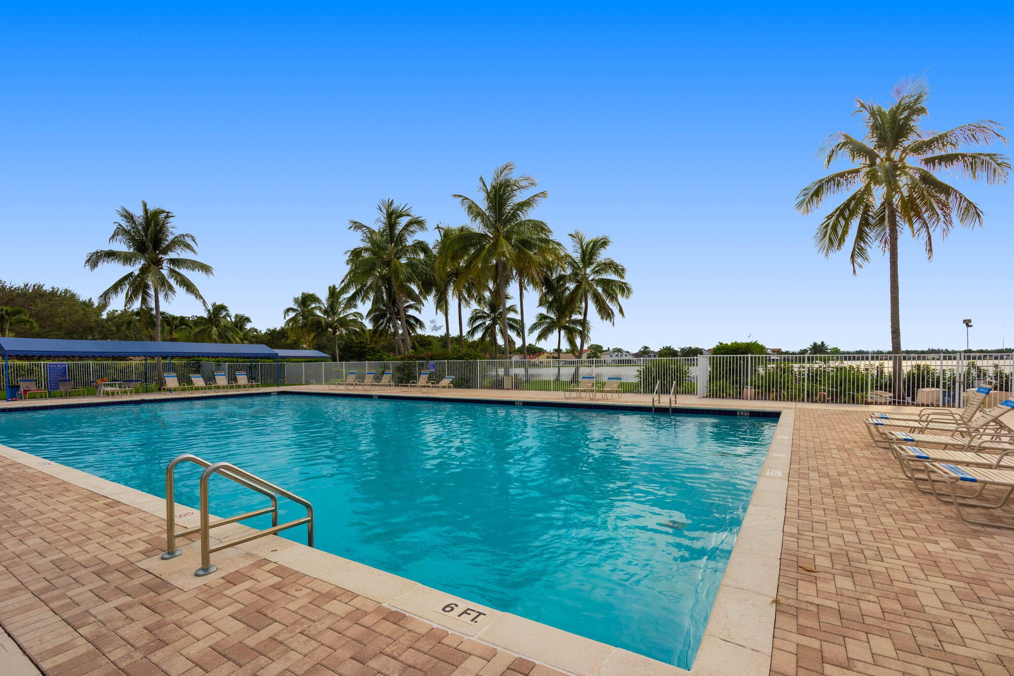 Lake Charleston (2) community-pool