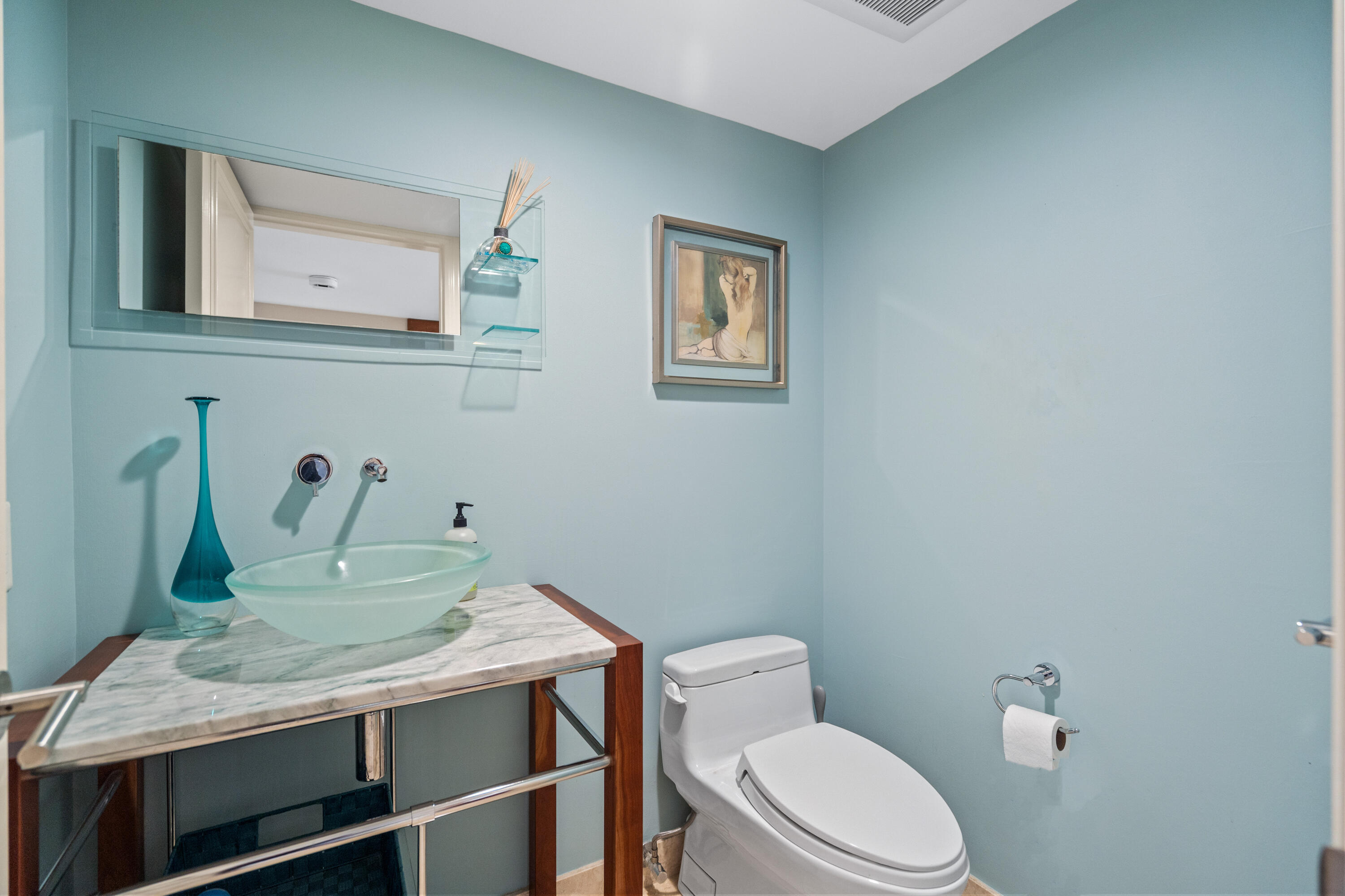 POWDER ROOM