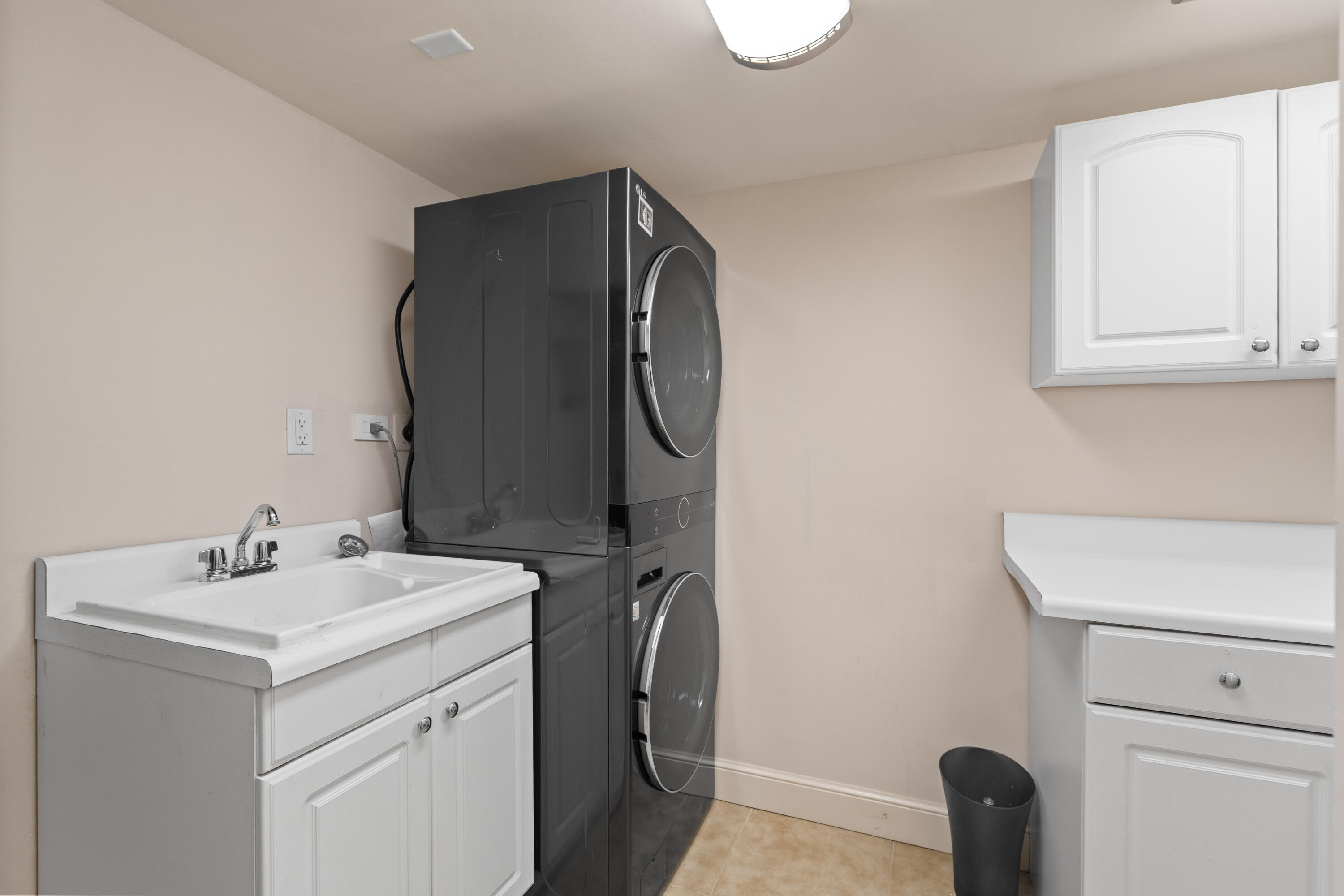 WASHER/DRYER ROOM