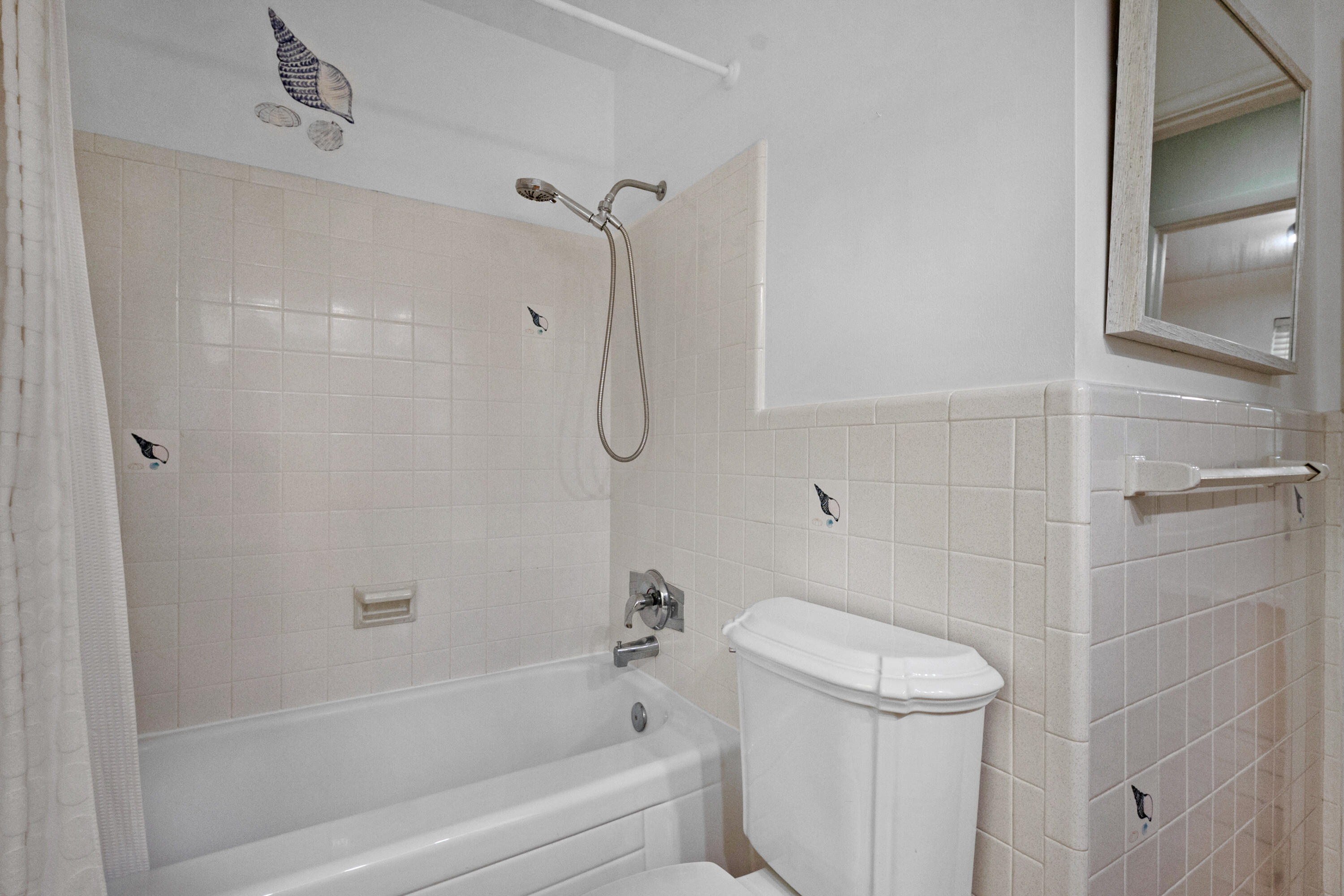 22_accutour_01 2110-ne-55th-st -021