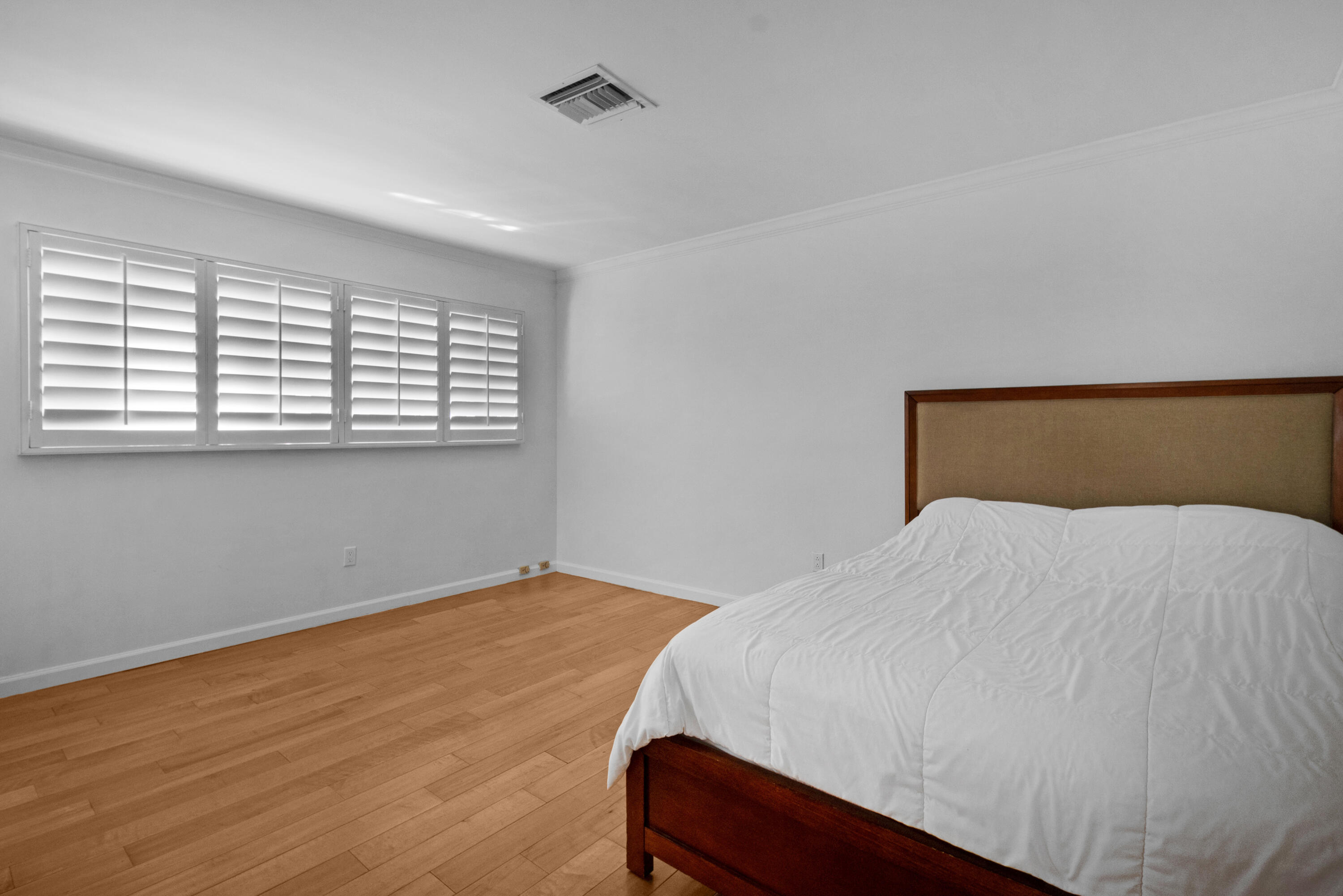 AccuTour_ 01 2110-ne-55th-st-018