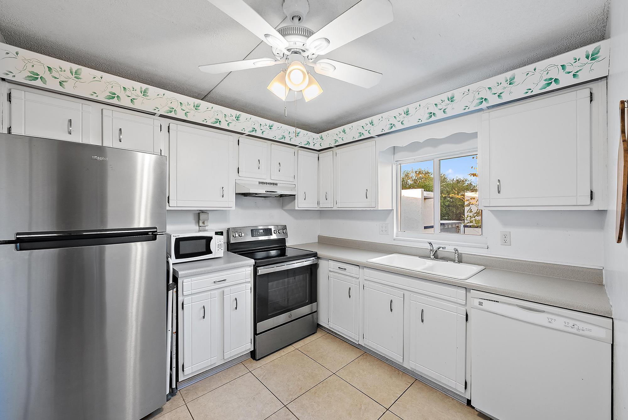 1561 NE 12th Terrace, C14-6