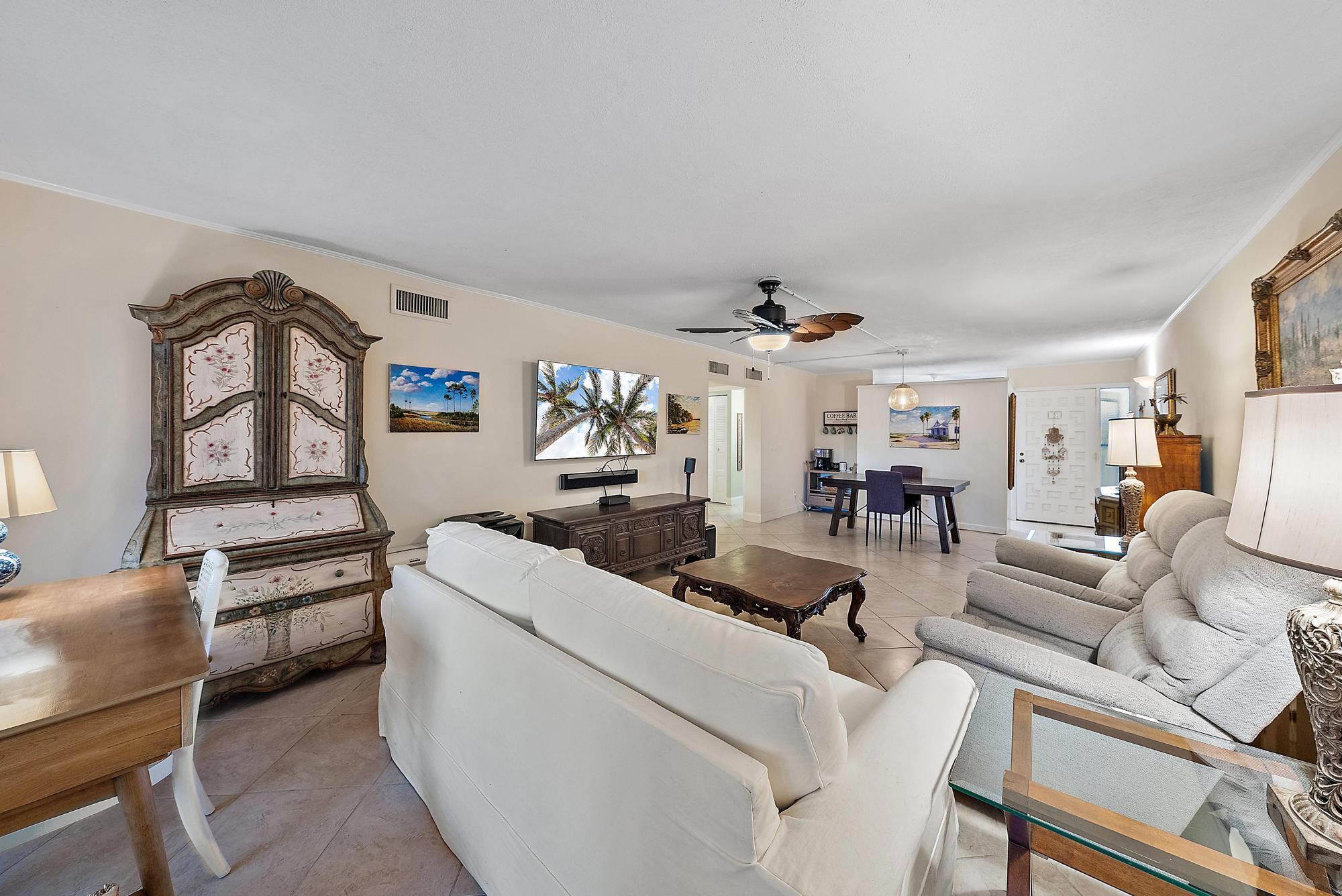 1561 NE 12th Terrace, C14-24 1561 NE 12th Terrace, C14-24
