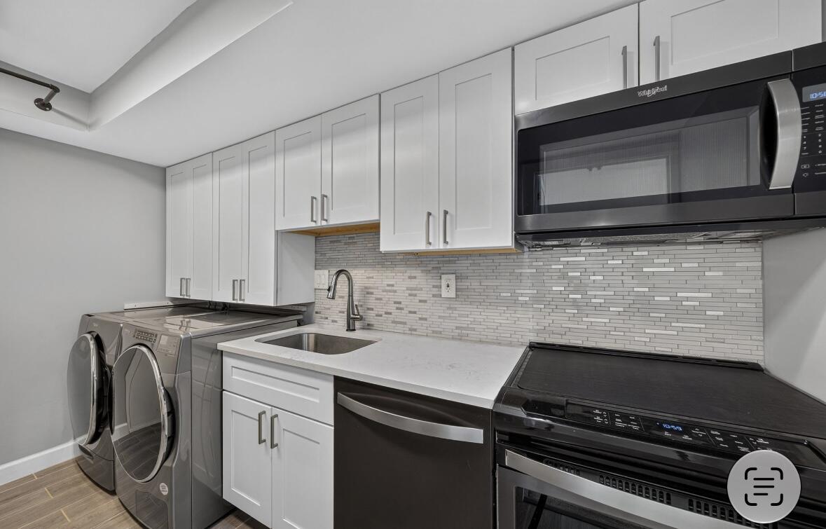 Secondary Residence - Full kitchen with Large Washer & Dryer.