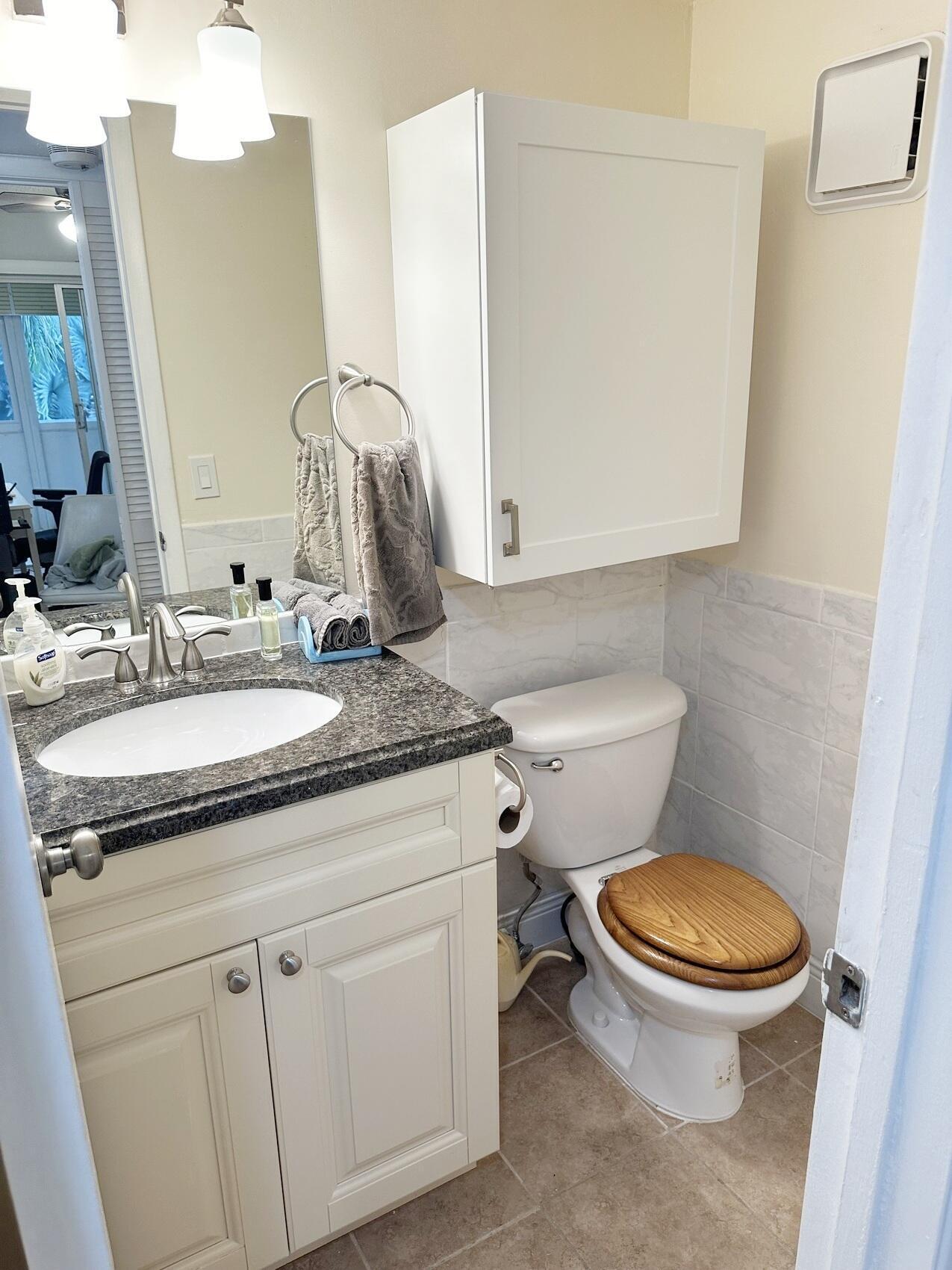 2nd bathroom
