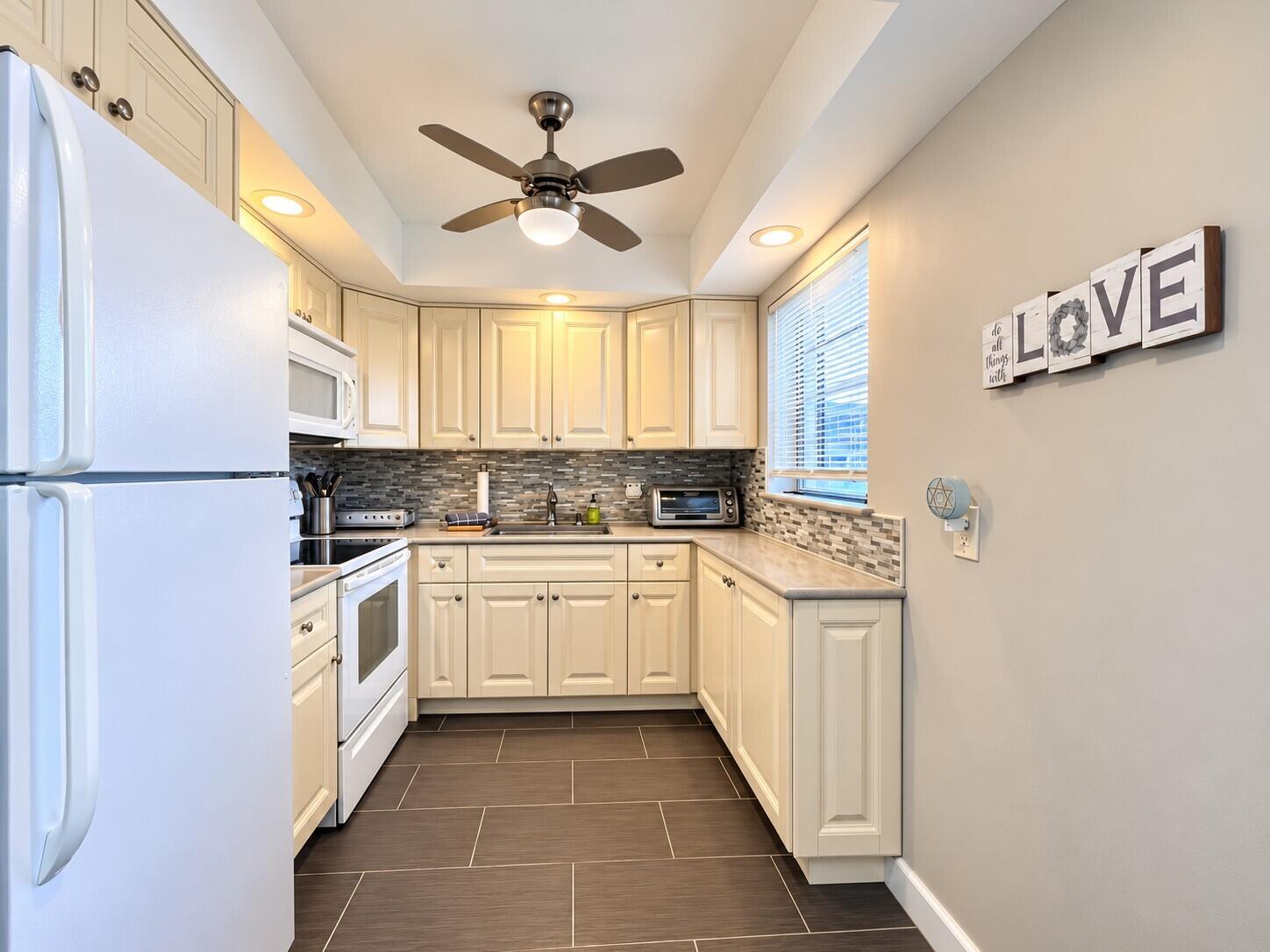 Cheerful & Bright UPDATED Kitchen!