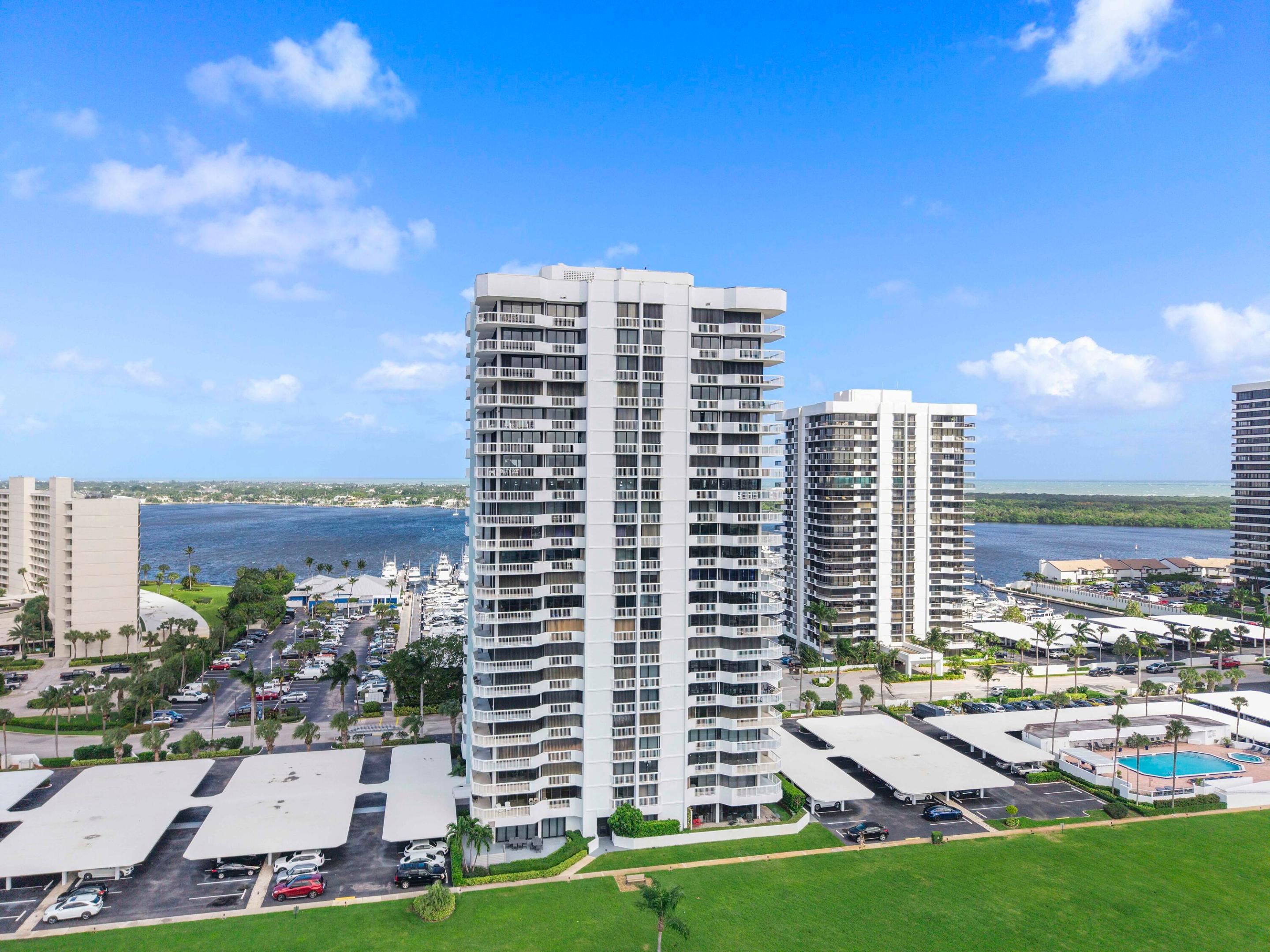 123 Lakeshore Dr u1143_005