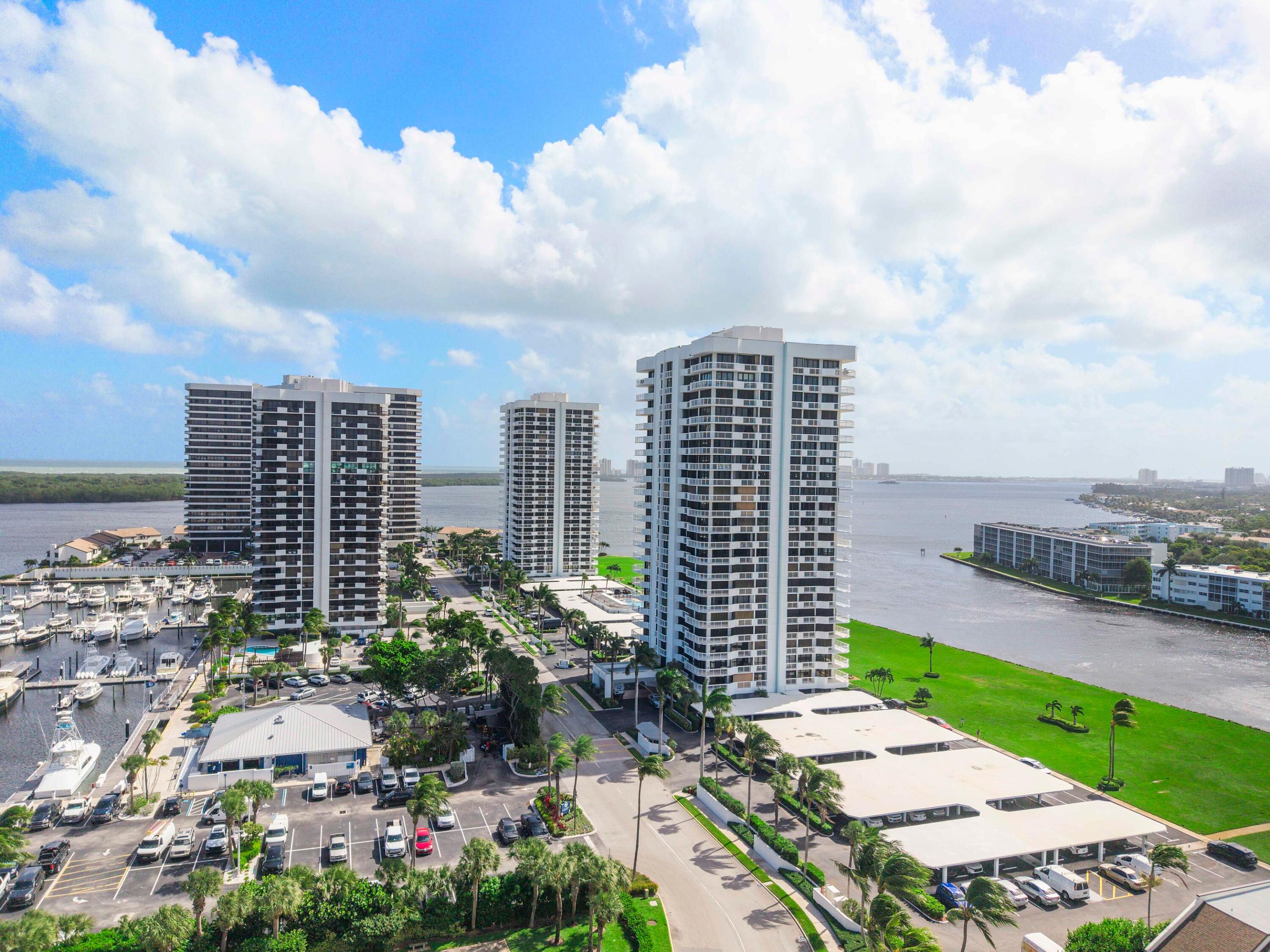 123 Lakeshore Dr u1143_007