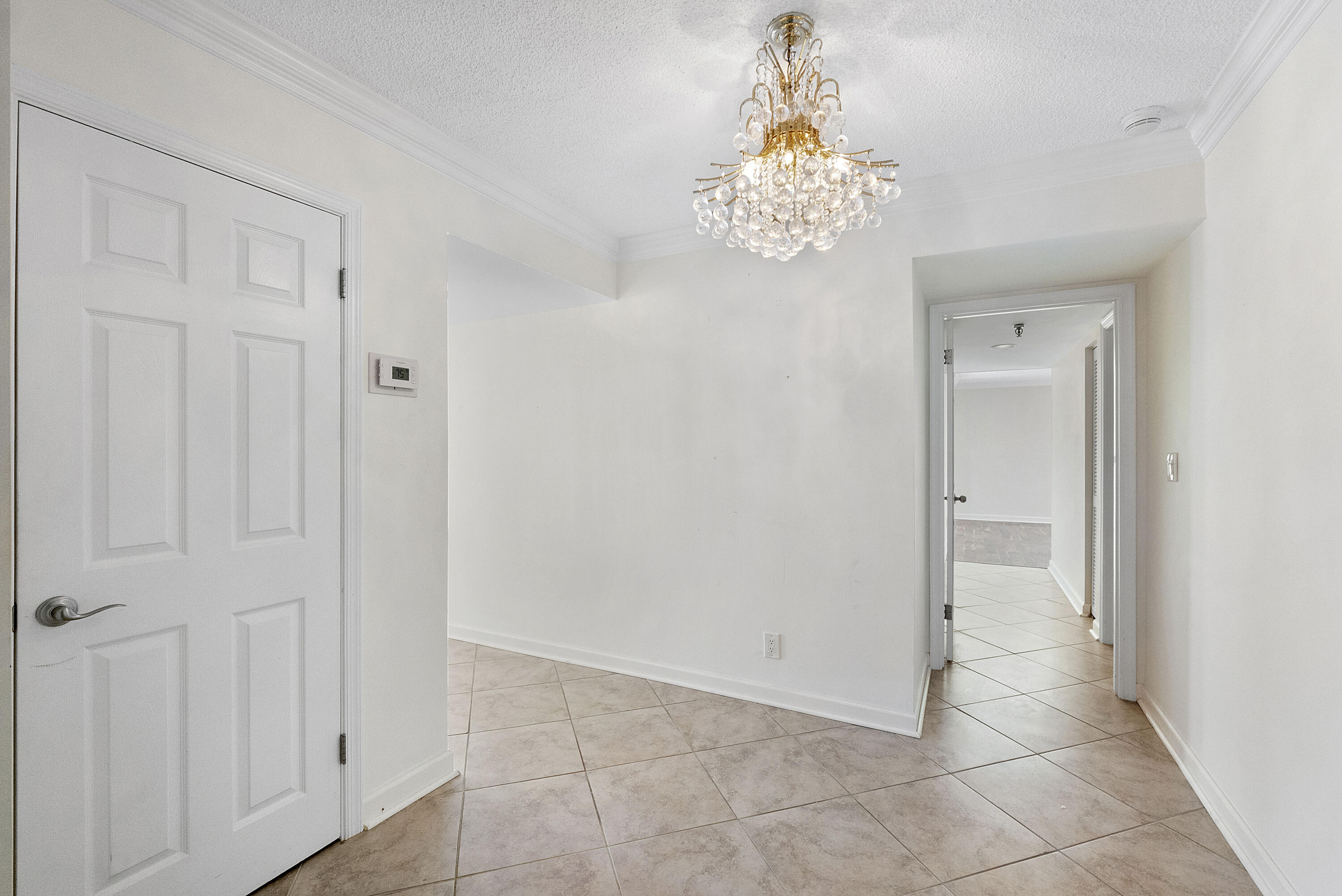 123 Lakeshore Dr u1143_047