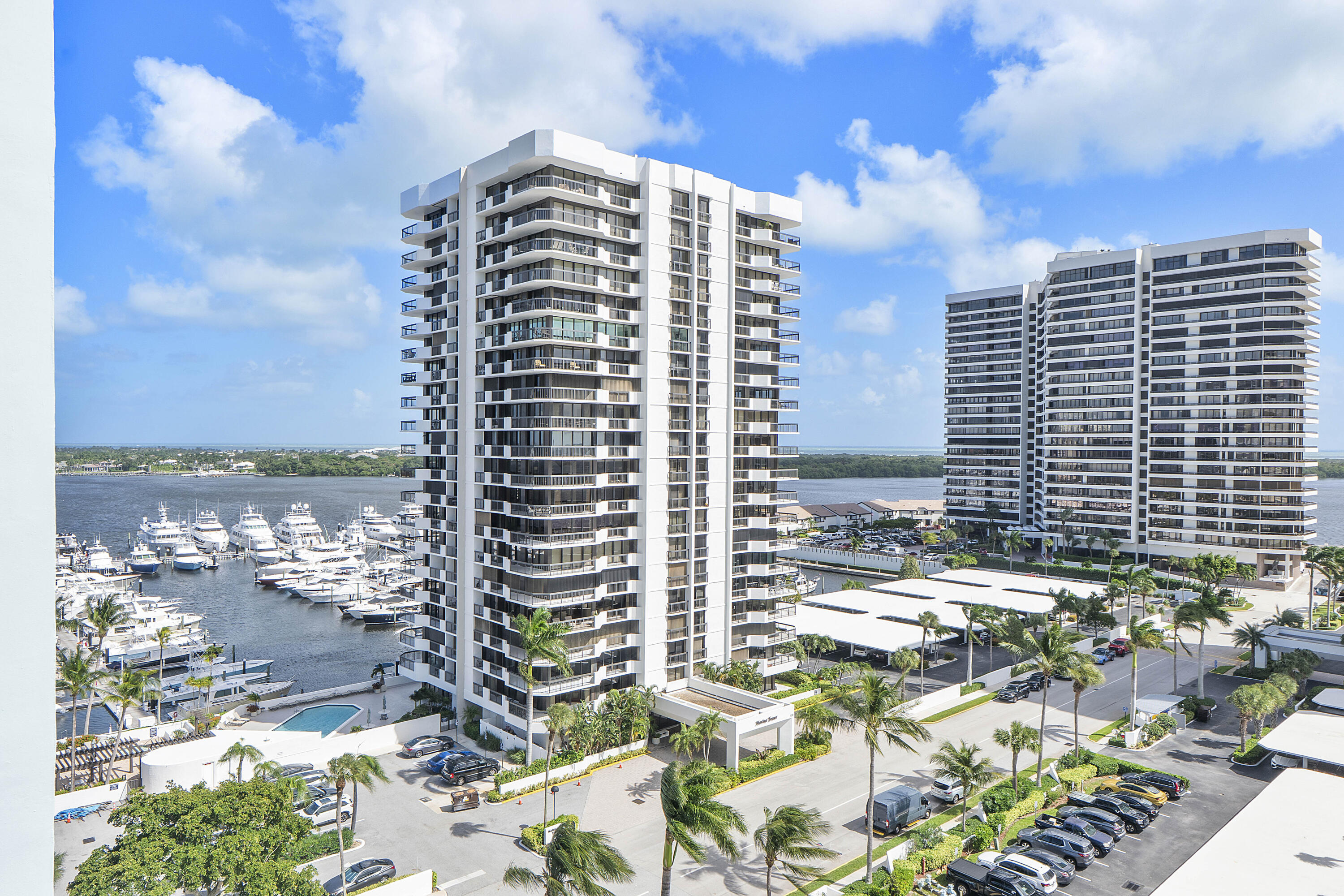 123 Lakeshore Dr u1143_059