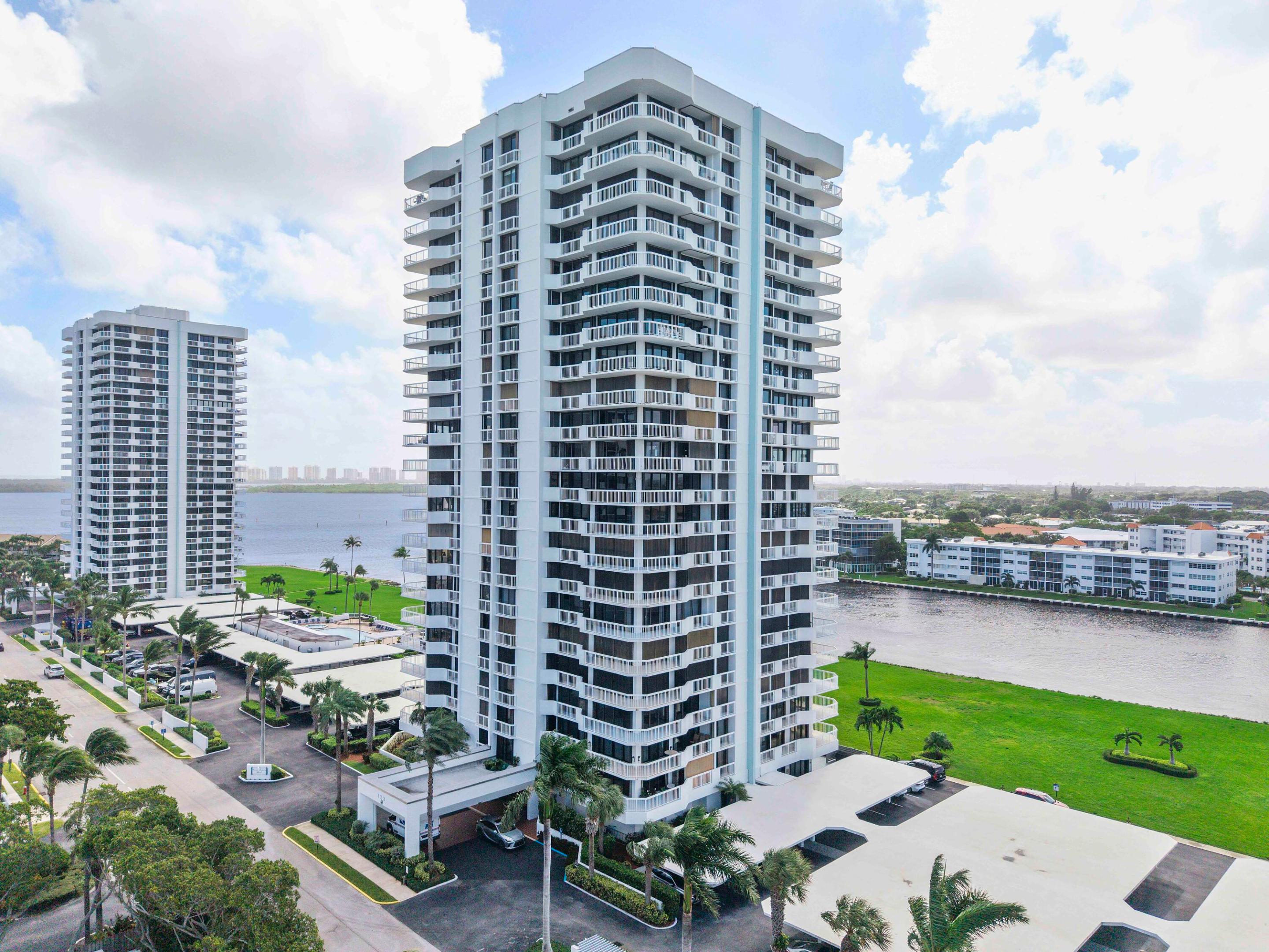 123 Lakeshore Dr u1143_001