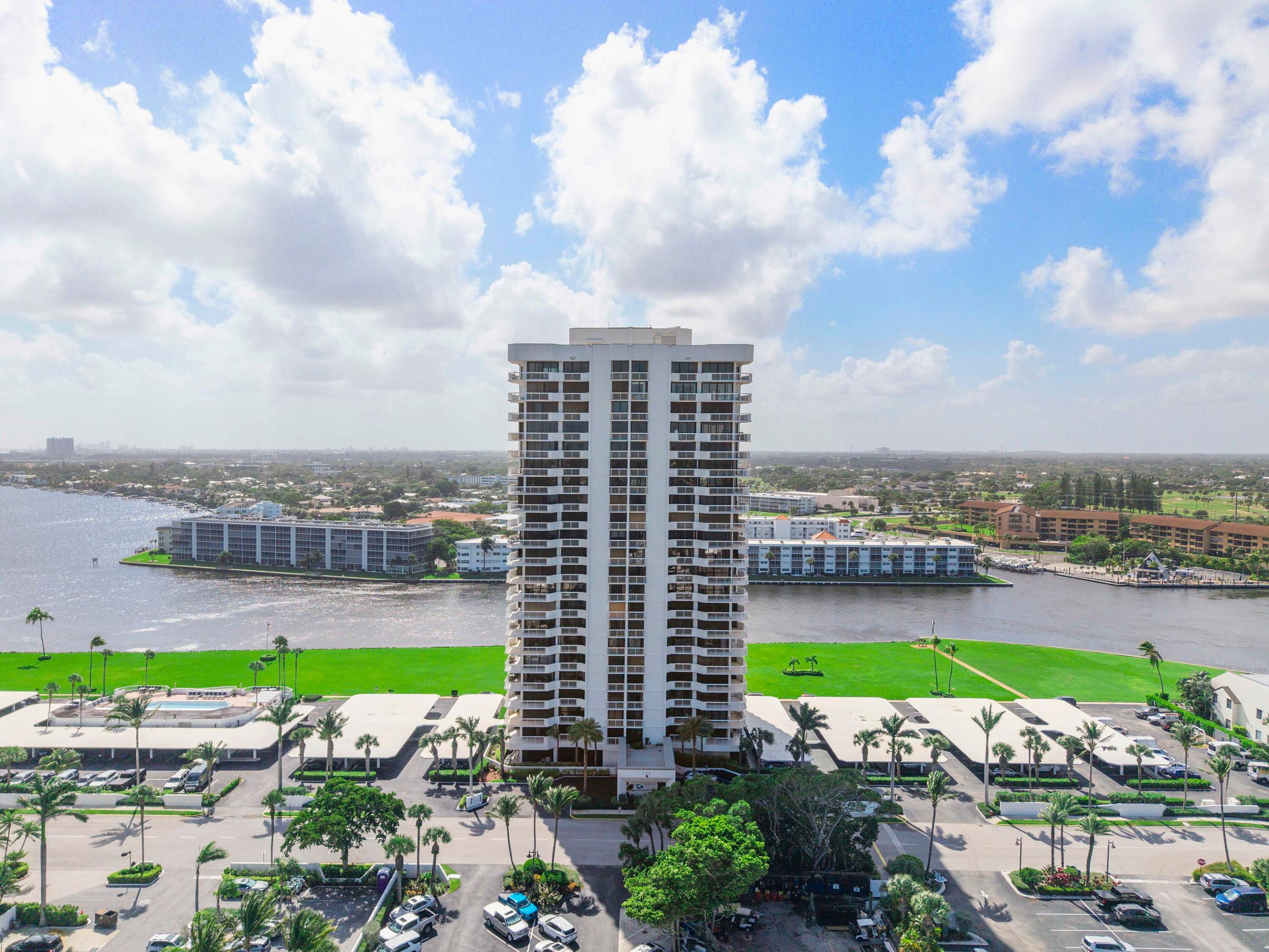 123 Lakeshore Dr u1143_009