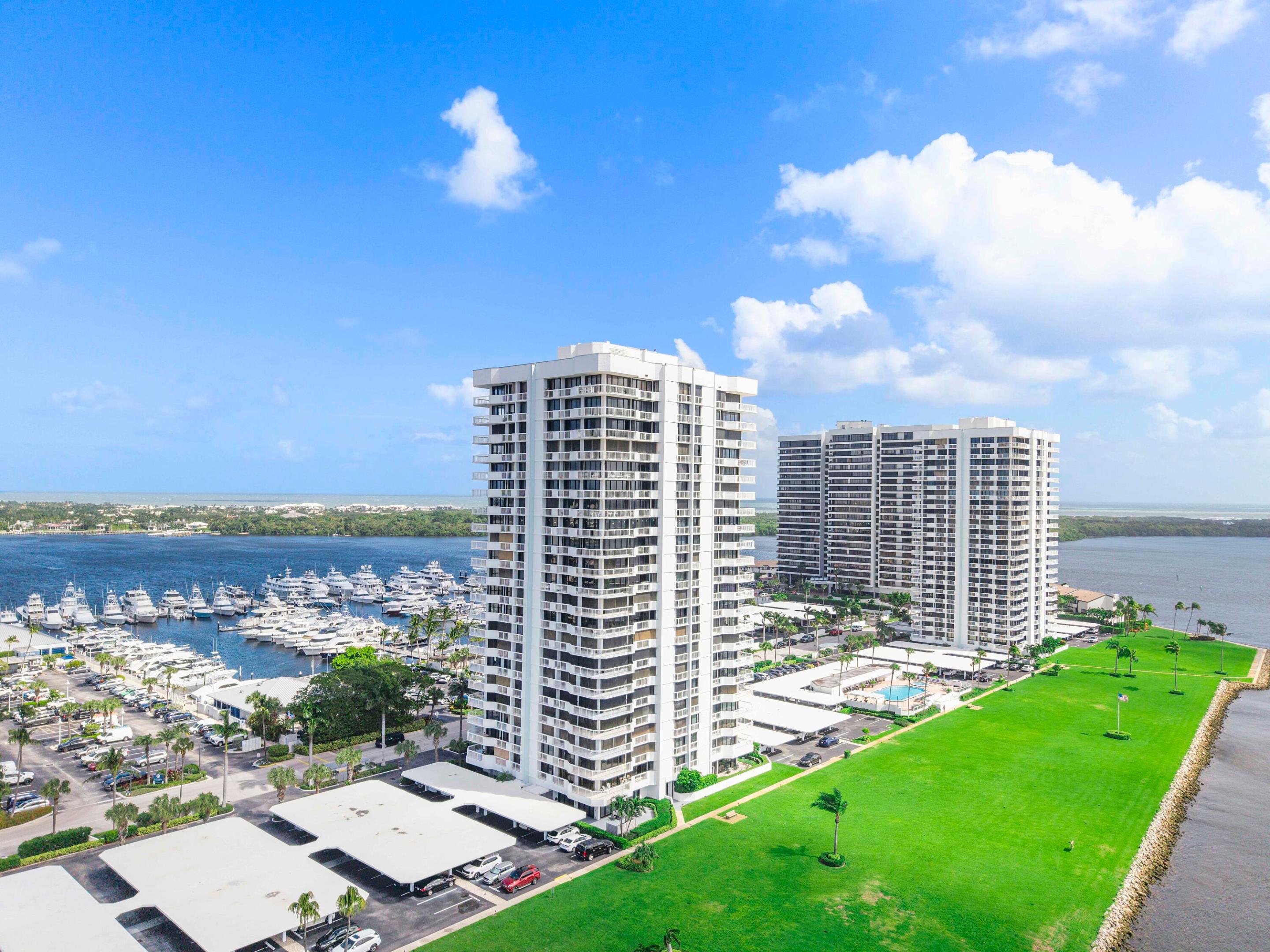 123 Lakeshore Dr u1143_003
