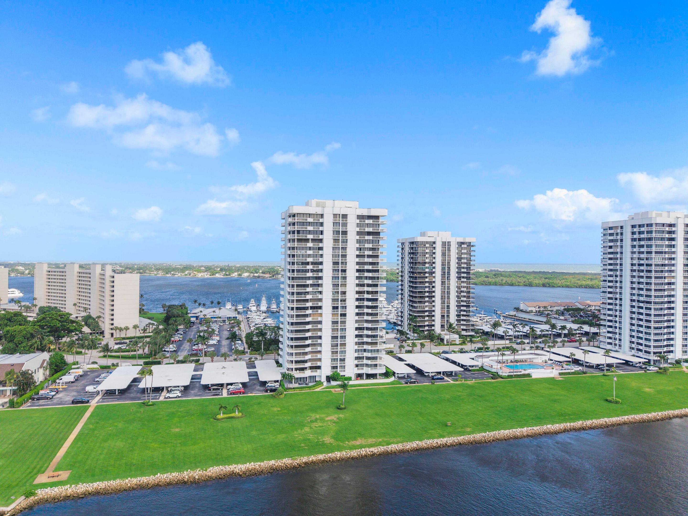 123 Lakeshore Dr u1143_004