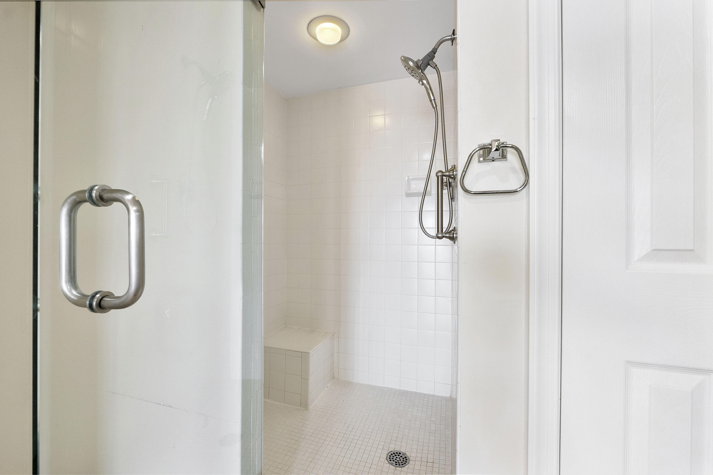 123 Lakeshore Dr u1143_042