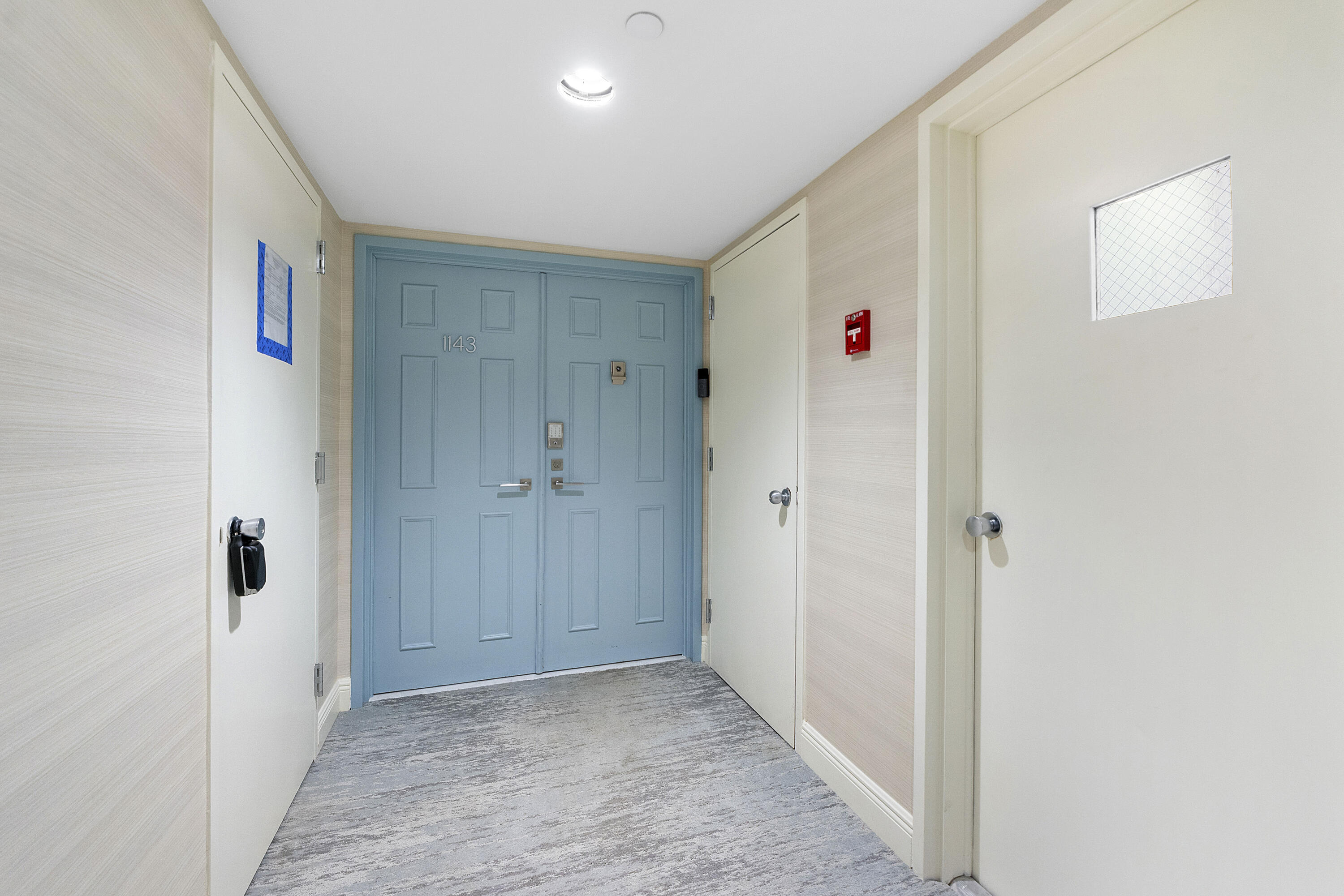123 Lakeshore Dr u1143_062
