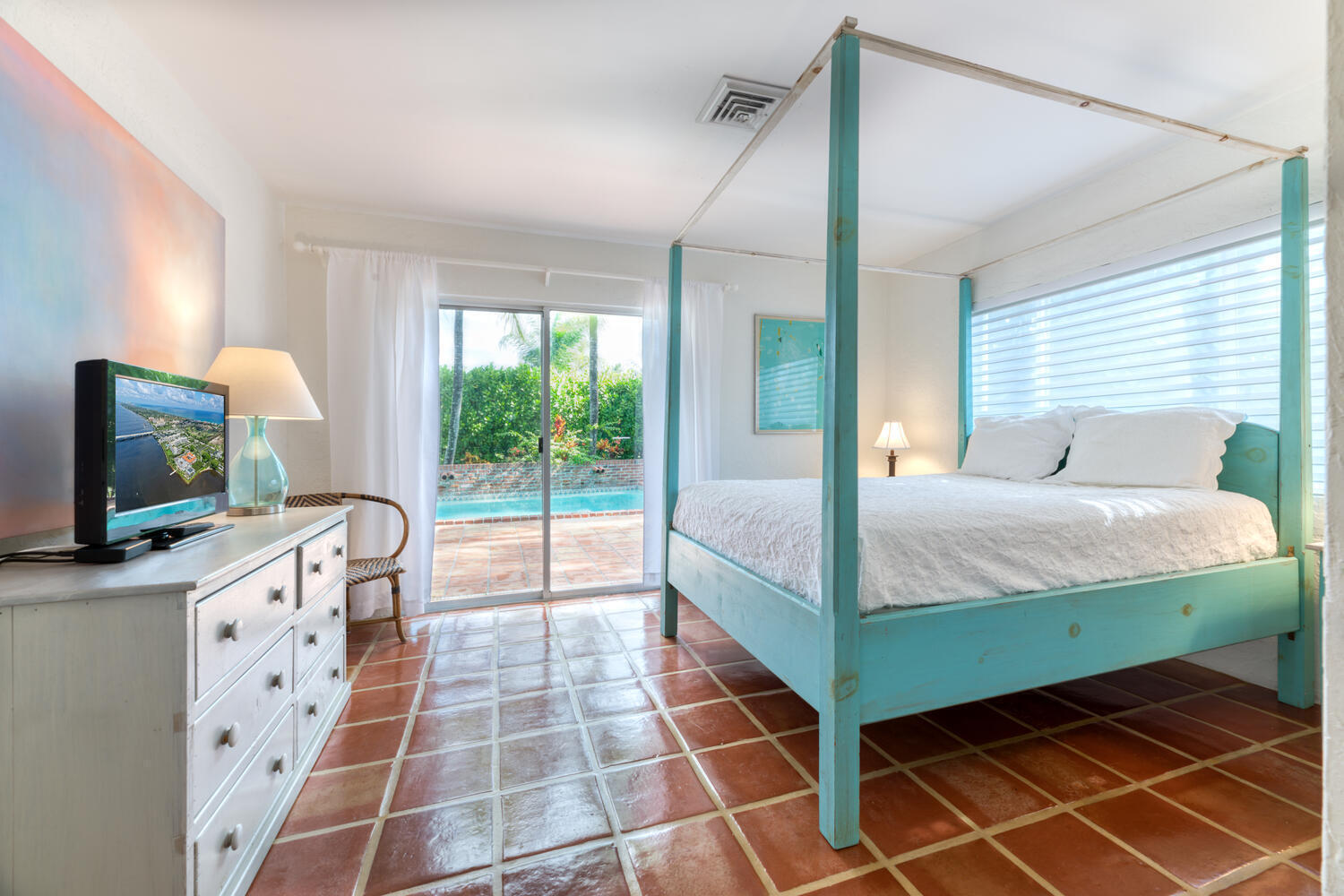 217 Debra Ln Palm Beach FL-large-005-016
