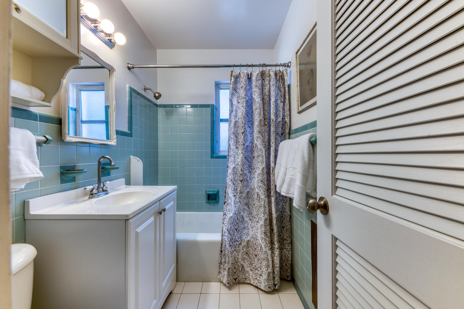 217 Debra Ln Palm Beach FL-large-020-023
