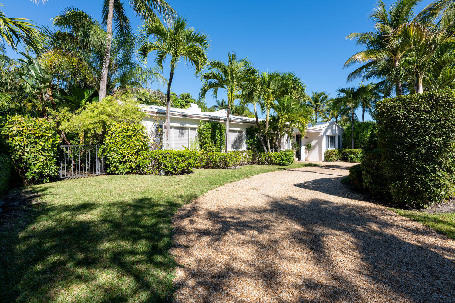 217 Debra Ln Palm Beach FL-large-003-004