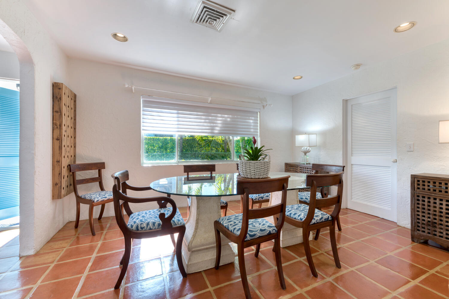 217 Debra Ln Palm Beach FL-large-007-006
