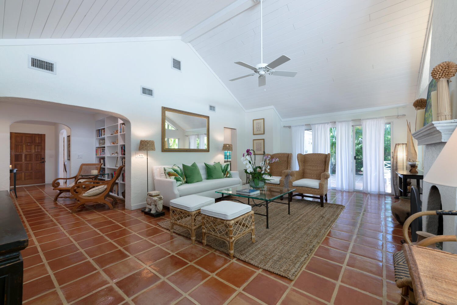 217 Debra Ln Palm Beach FL-large-017-012