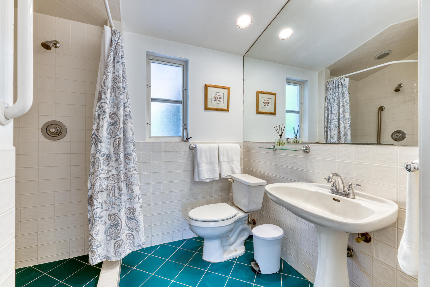 217 Debra Ln Palm Beach FL-large-010-005