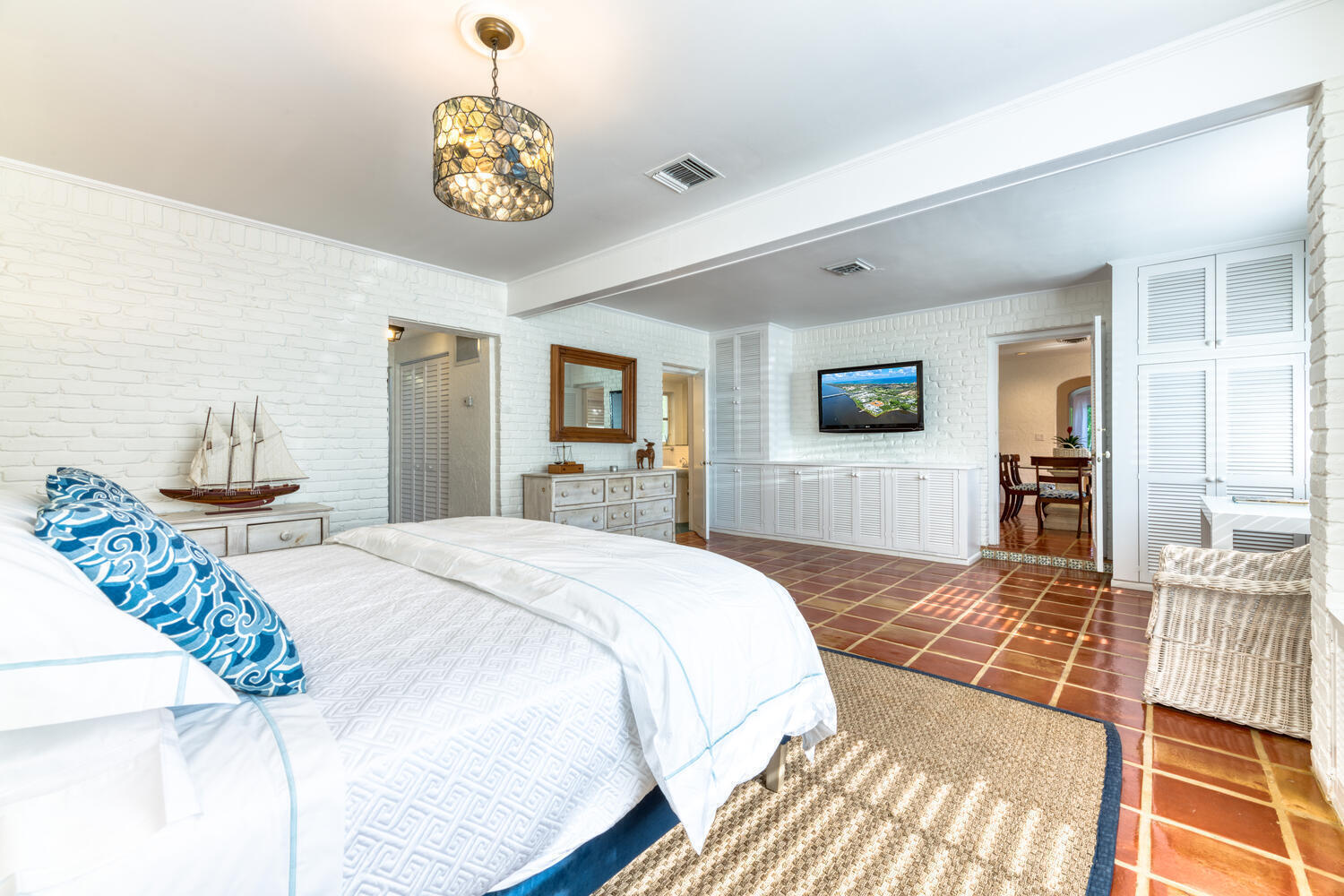 217 Debra Ln Palm Beach FL-large-009-008